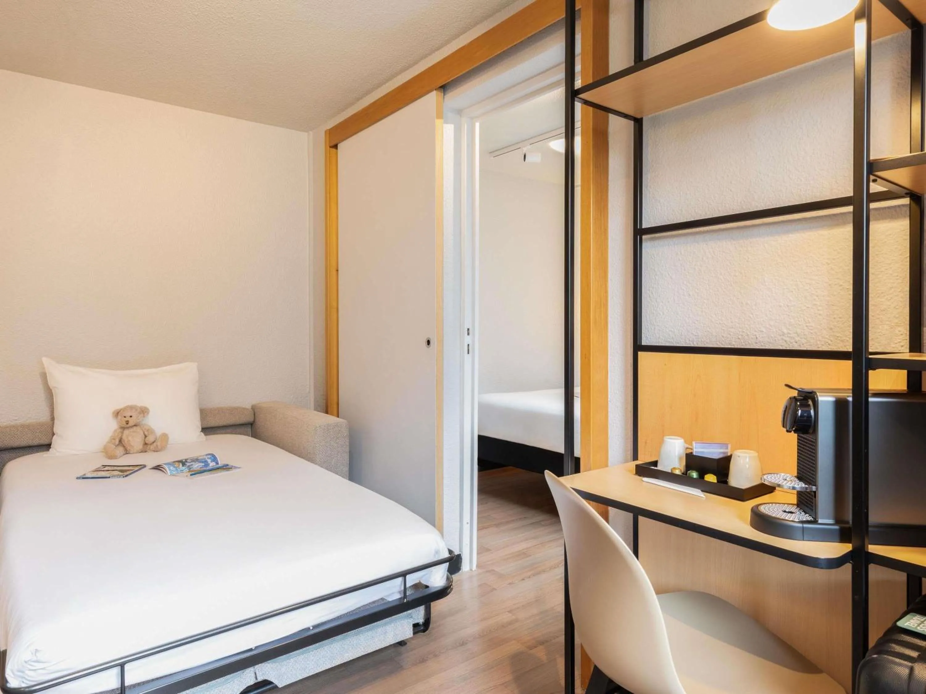 Bedroom, Bed in Ibis Paris Tour Eiffel Cambronne 15ème