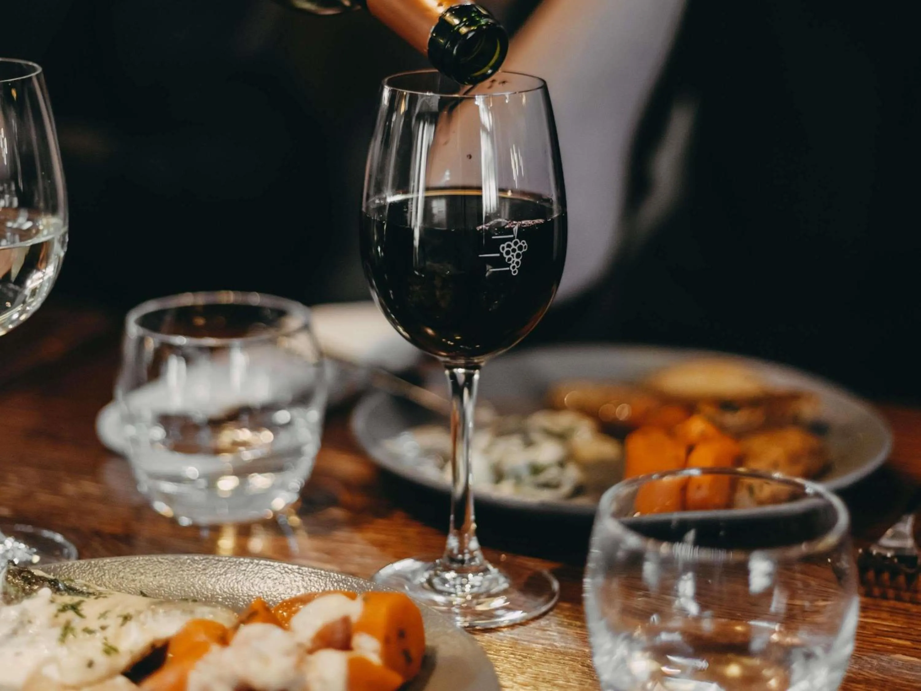 Restaurant/places to eat in Ibis Paris Tour Eiffel Cambronne 15ème