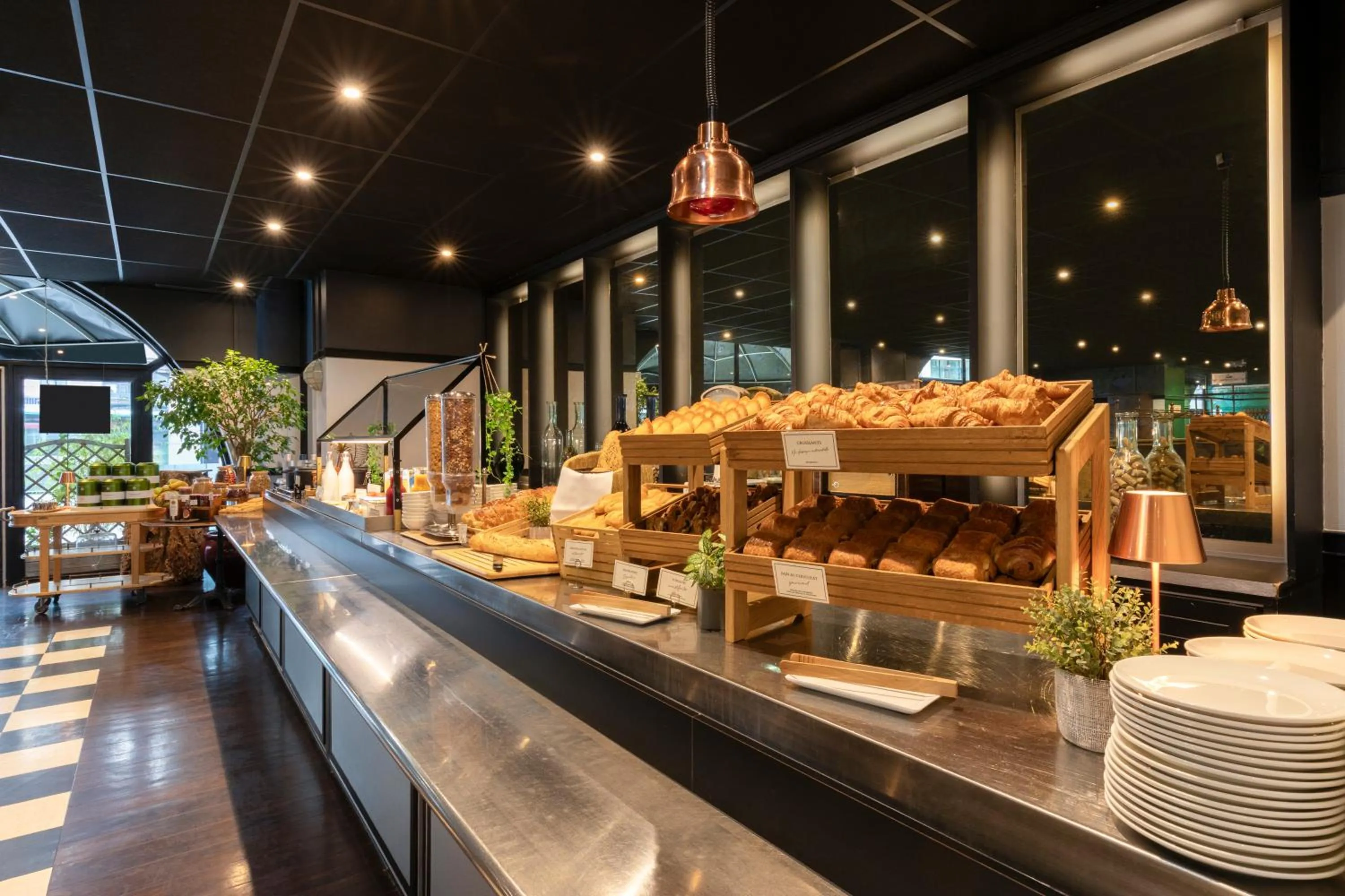 Food and drinks in Ibis Paris Tour Eiffel Cambronne 15ème