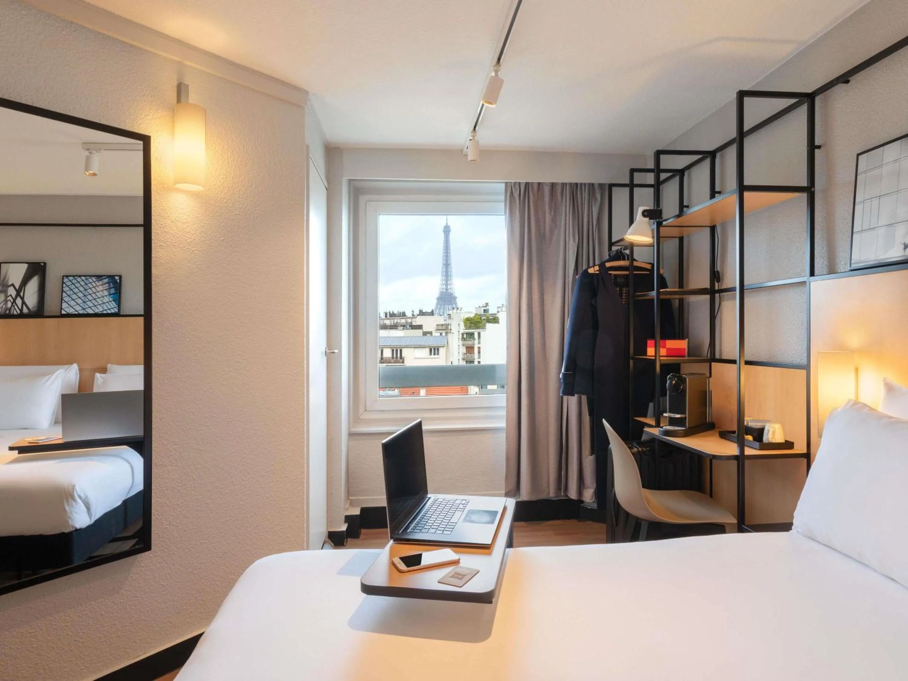 Bedroom, Bed in Ibis Paris Tour Eiffel Cambronne 15ème