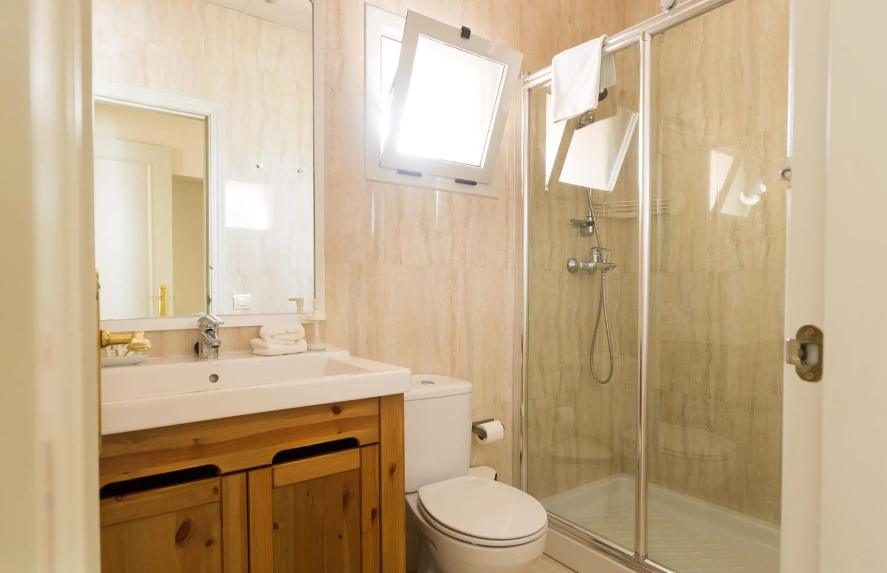 Shower in CSE Apartamentos Altamira