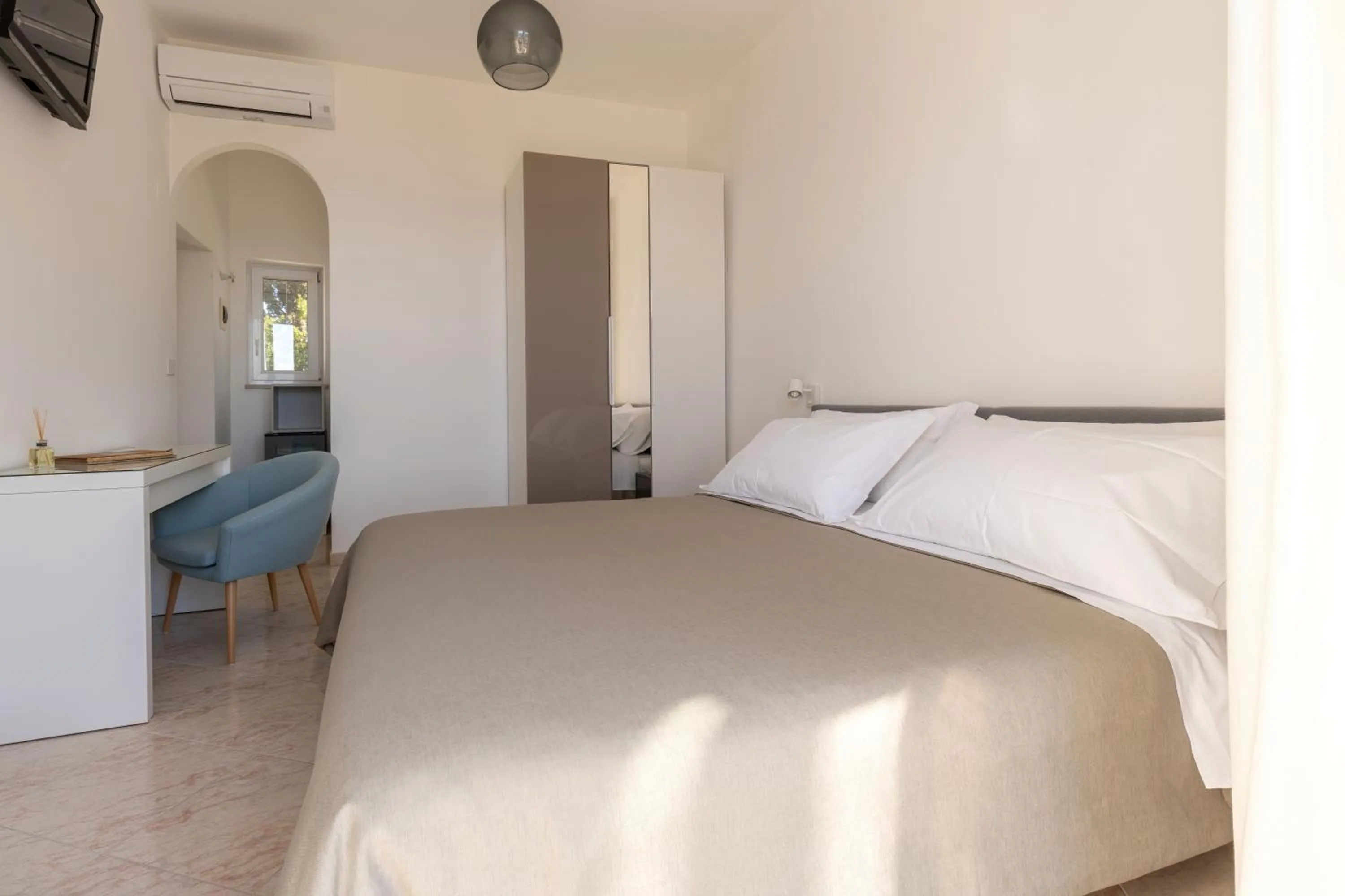 Bed in Albergo La Prora