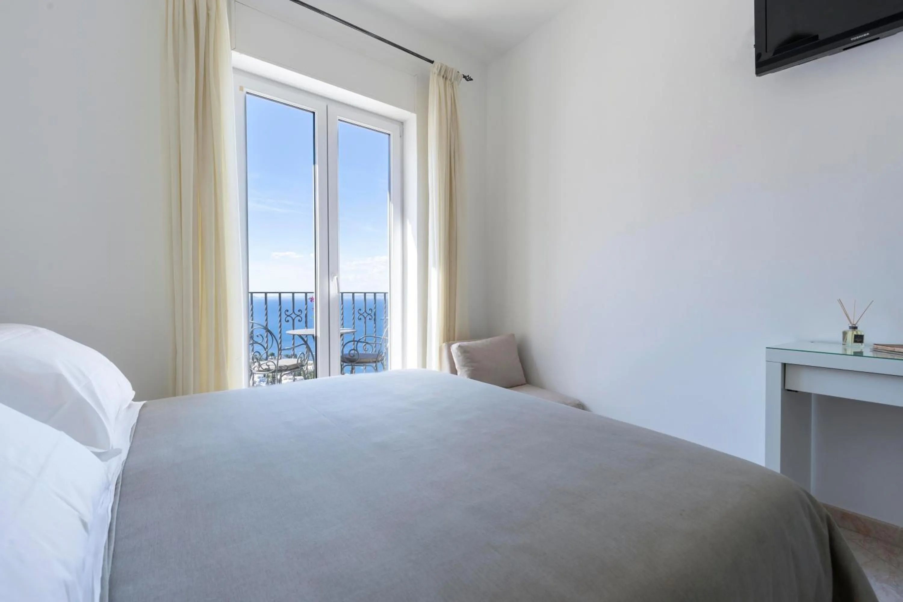 Bed in Albergo La Prora