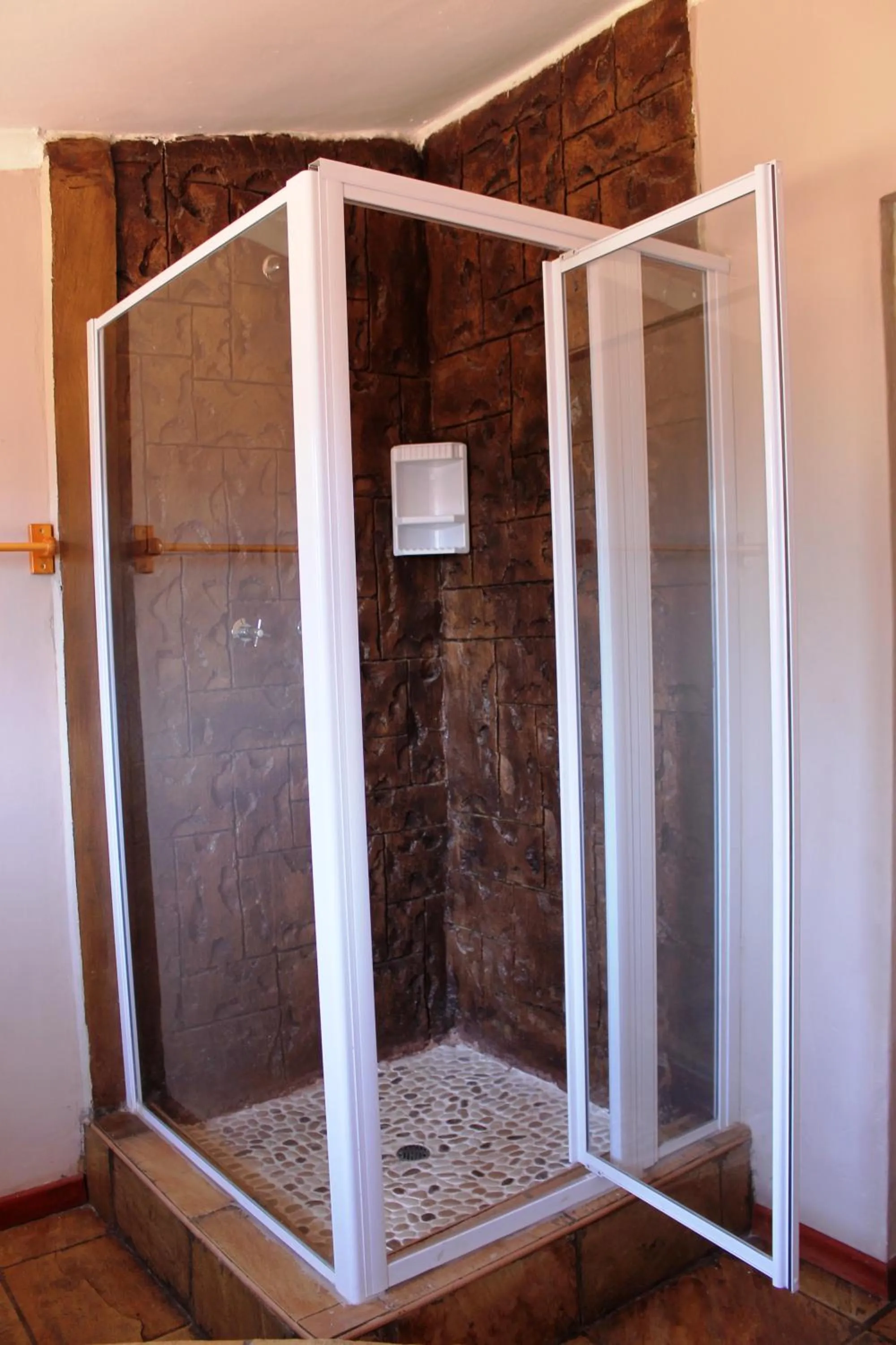 Bathroom in Flintstones Guest House Cape Town