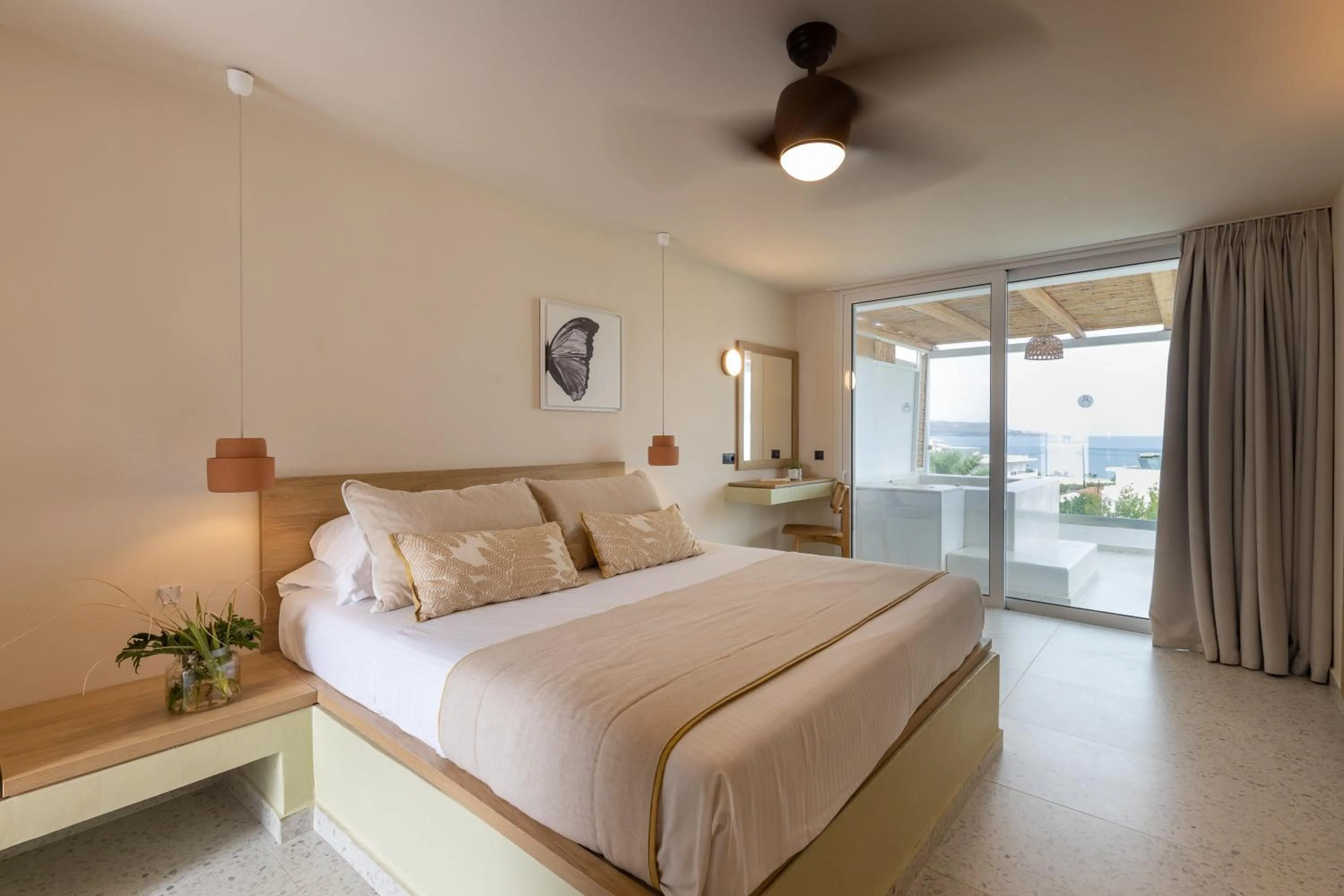 Hot Tub, Bed in Kouros Exclusive Hotel & Suites - Adults Only