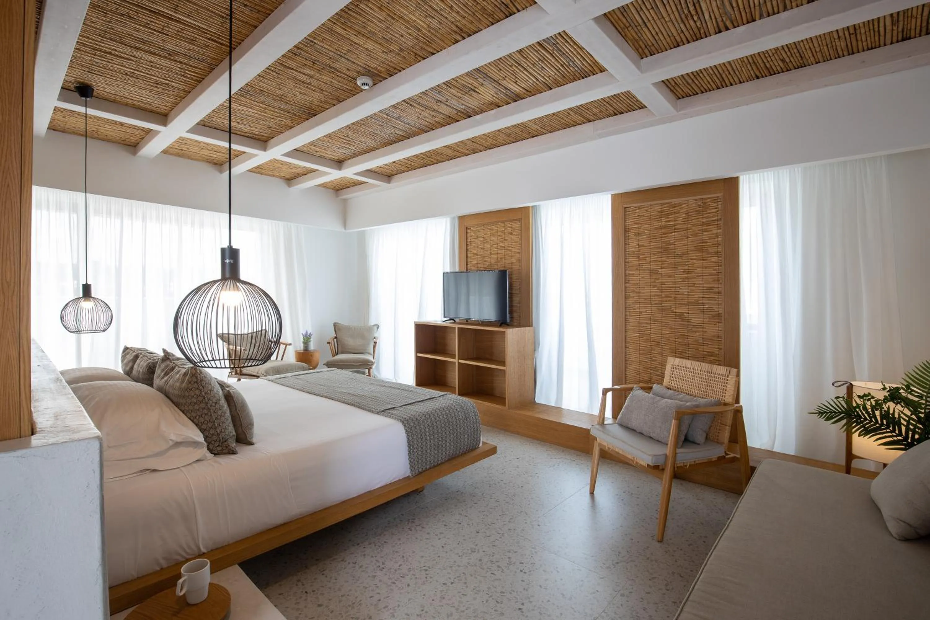 TV and multimedia, Bed in Kouros Exclusive Hotel & Suites - Adults Only