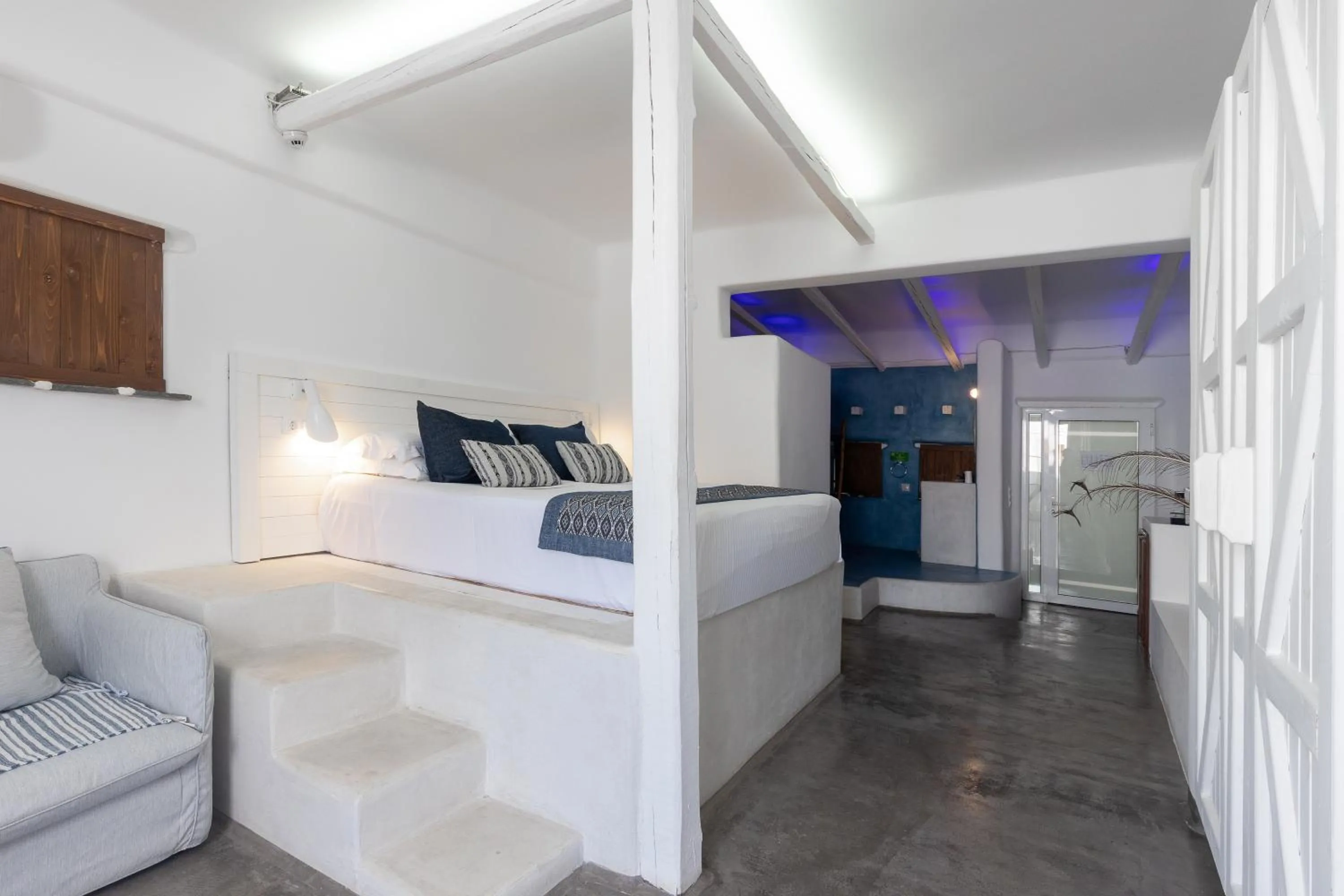 Bathroom, Bed in Kouros Exclusive Hotel & Suites - Adults Only