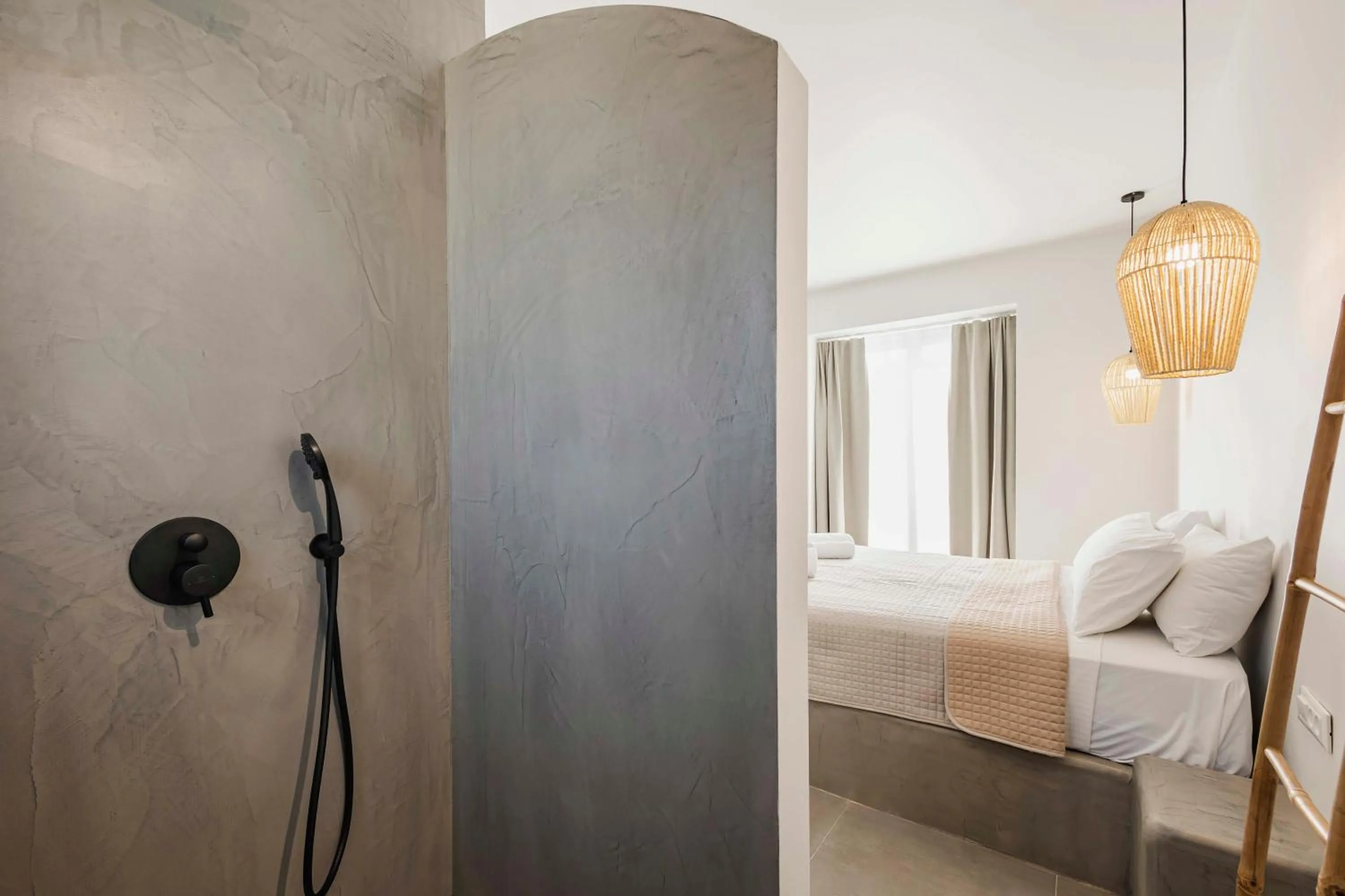 Shower, Bed in Kouros Exclusive Hotel & Suites - Adults Only