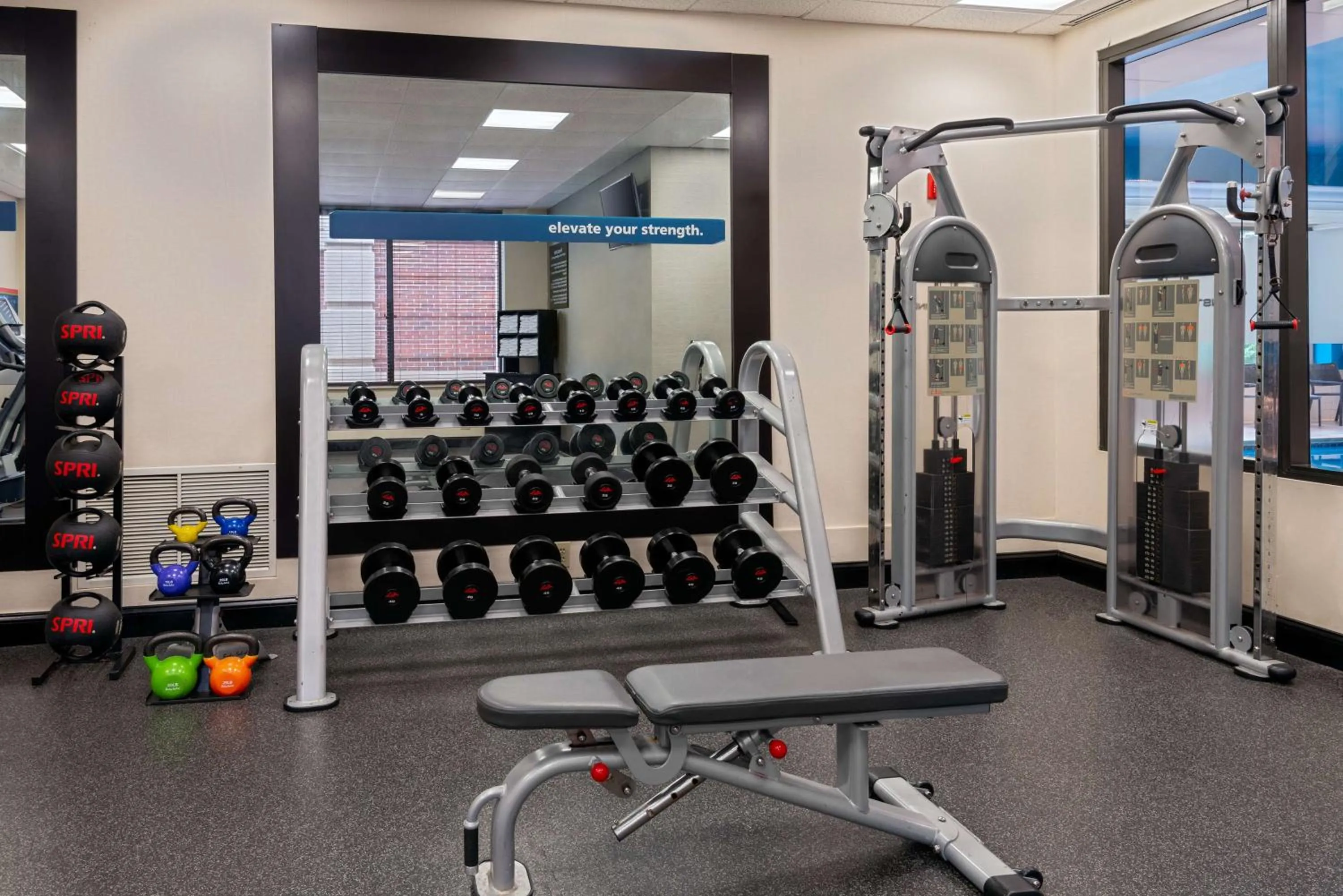 Fitness centre/facilities in Hampton Inn Hartford Airport