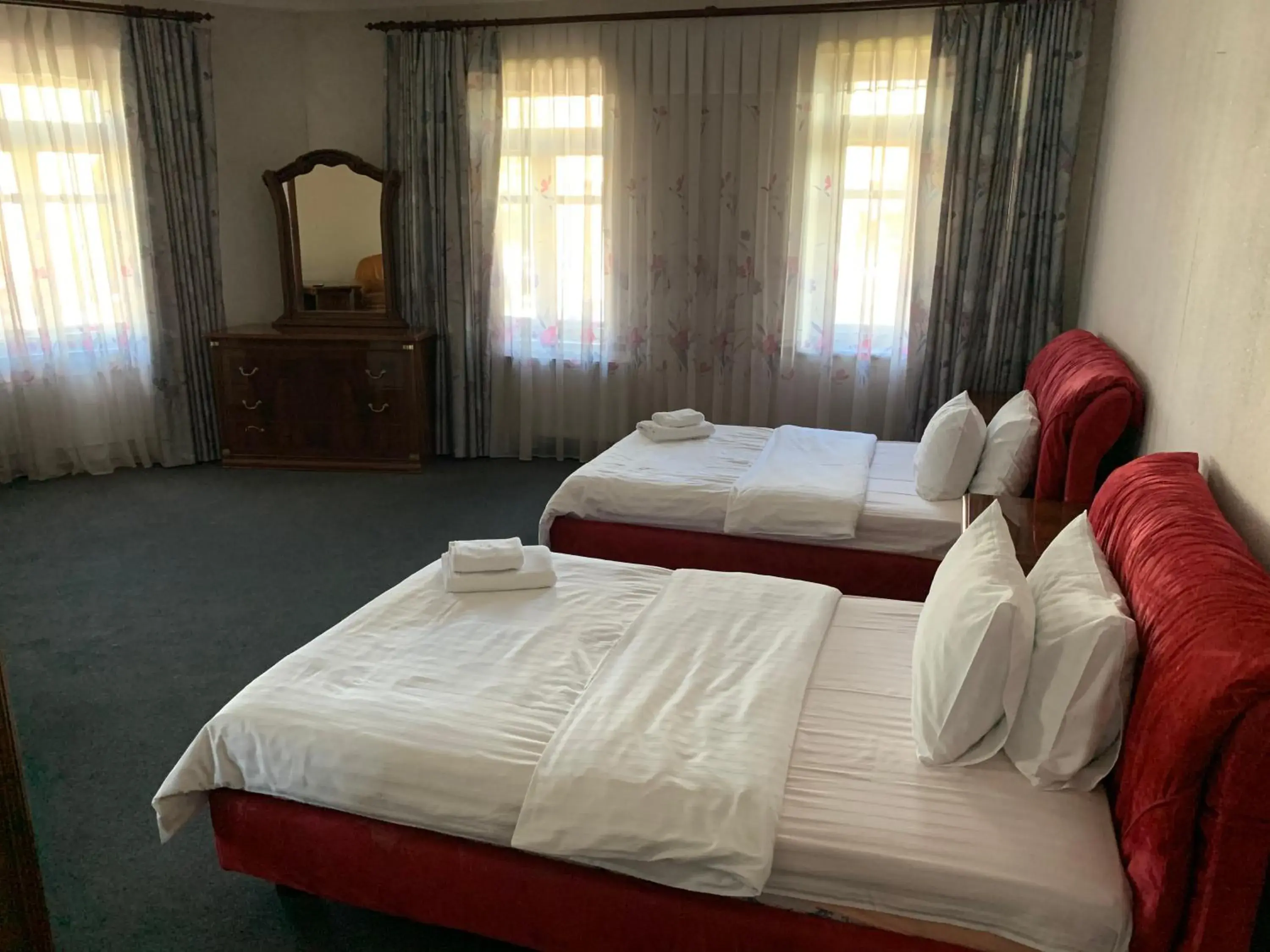 Large Twin Room - single occupancy in Hotel Voskresensky Large Twin Room - single occupancy in Hotel Voskresensky