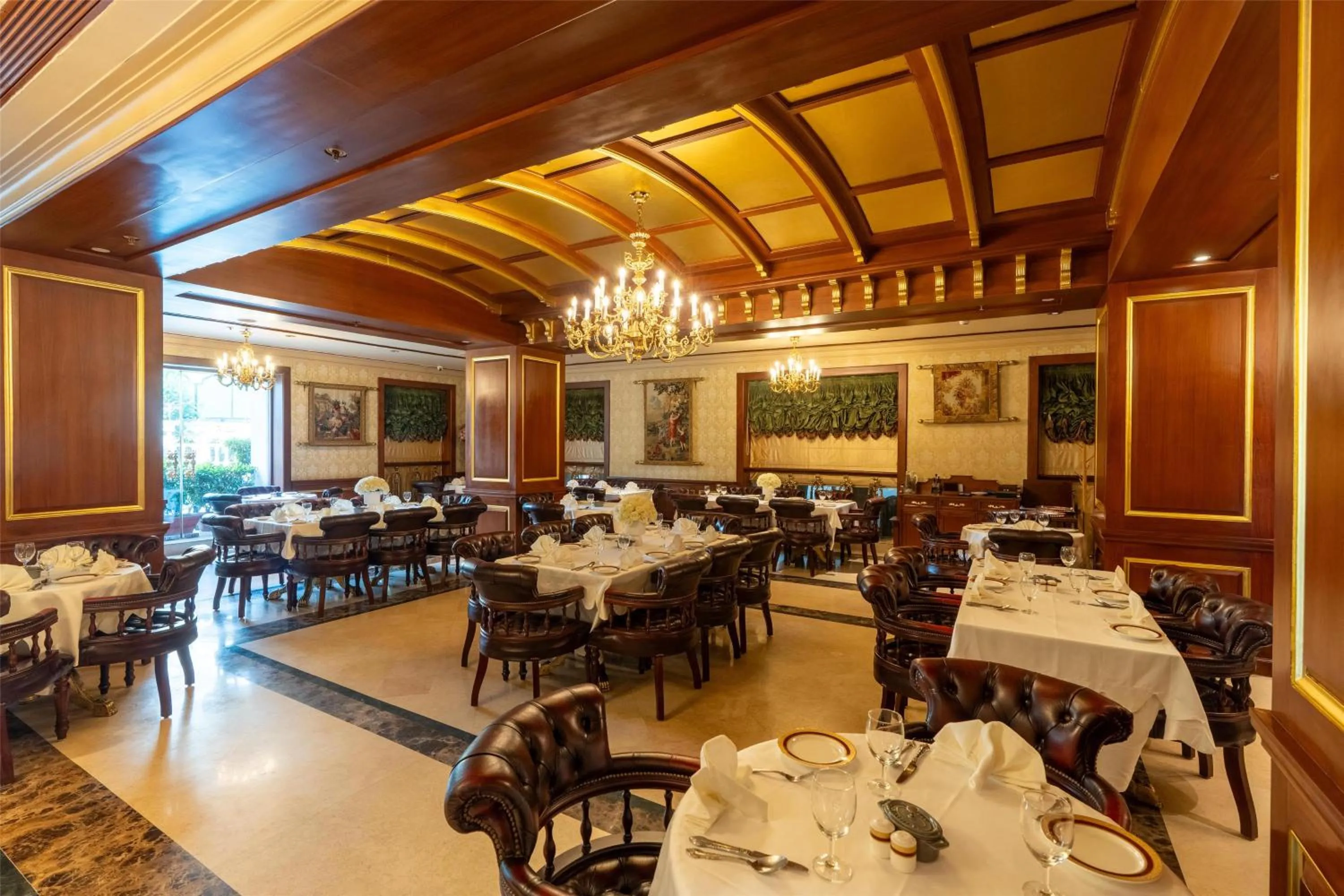 Restaurant/places to eat in Radisson Hotel Jalandhar