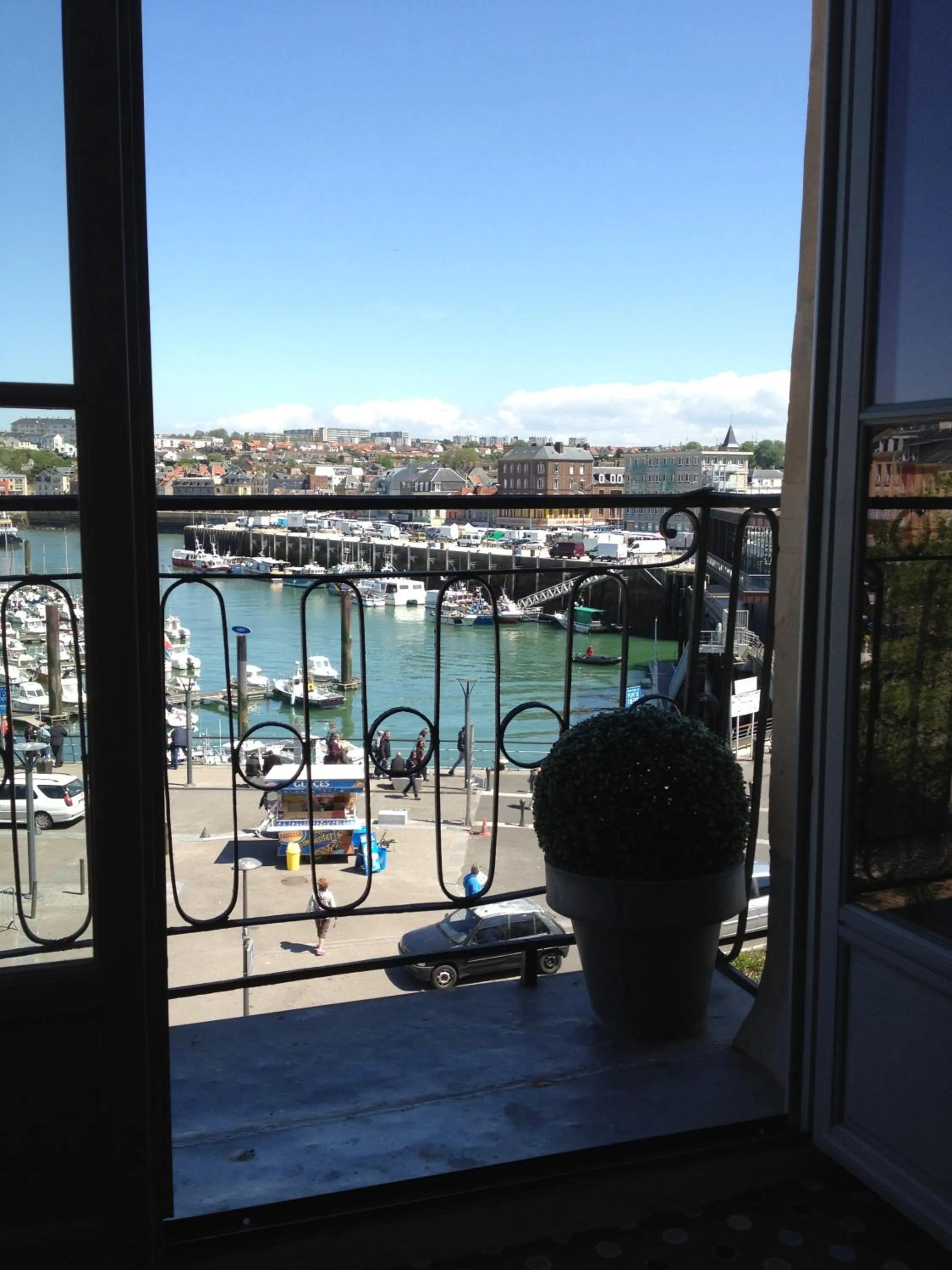 LOGIS Hôtel & Restaurant - Les Arcades