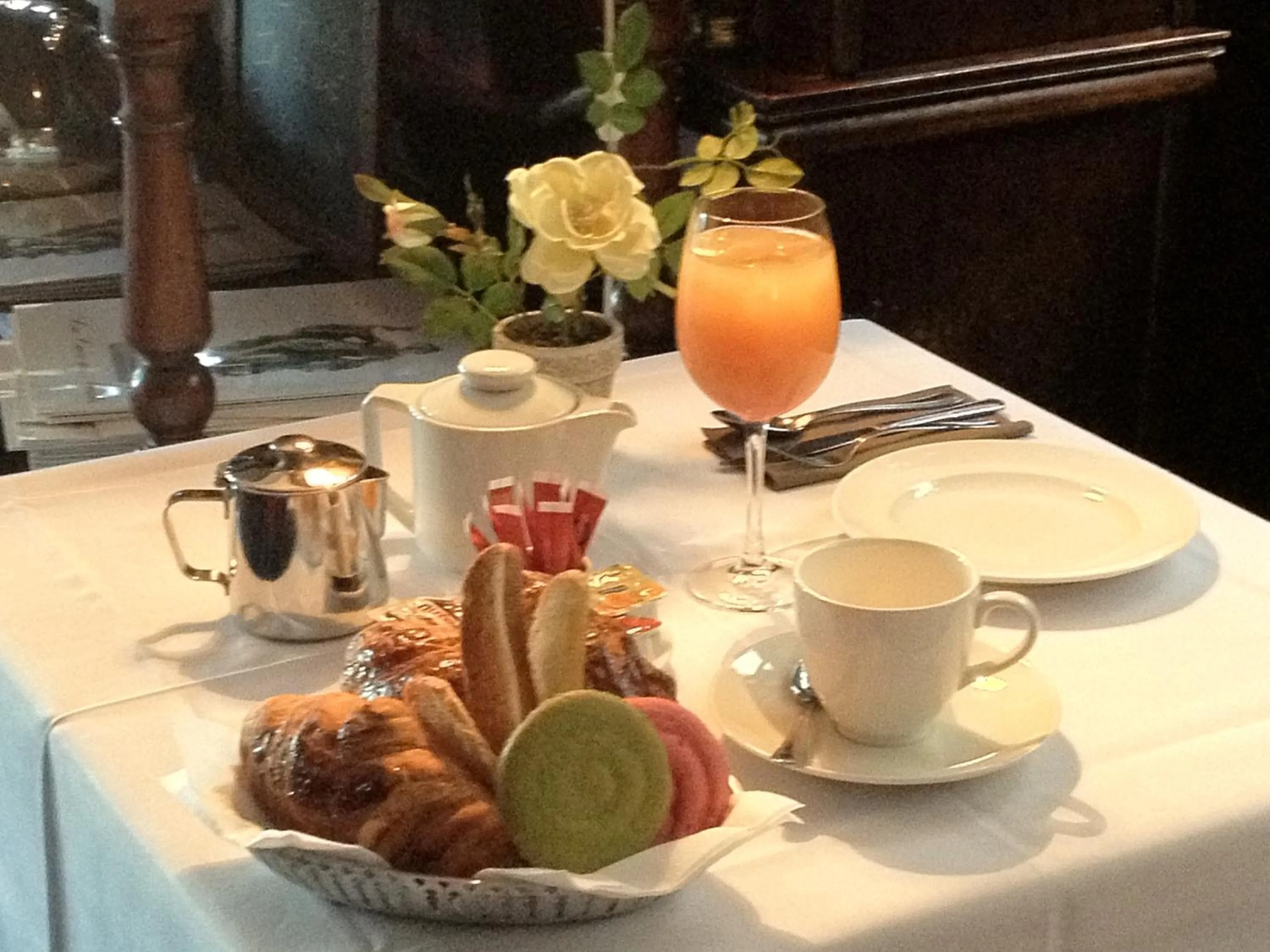 Breakfast in LOGIS Hôtel & Restaurant - Les Arcades