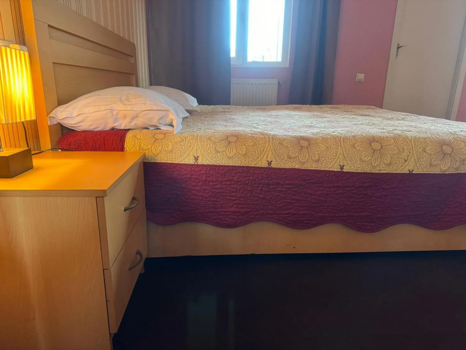 View (from property/room), Bed in Hotel Shalimar