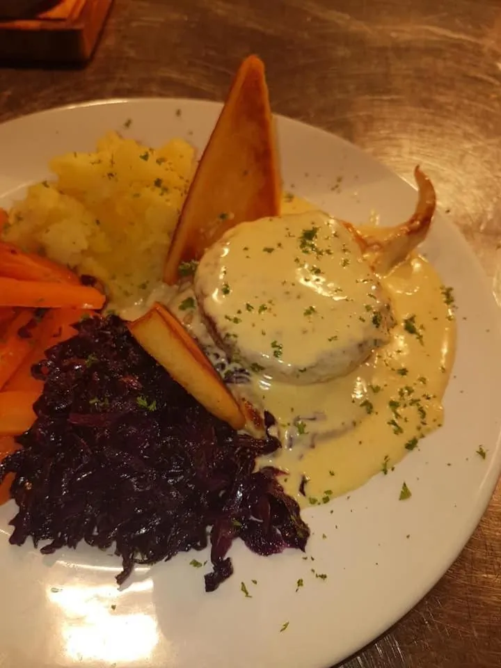 Restaurant/places to eat in The Stag