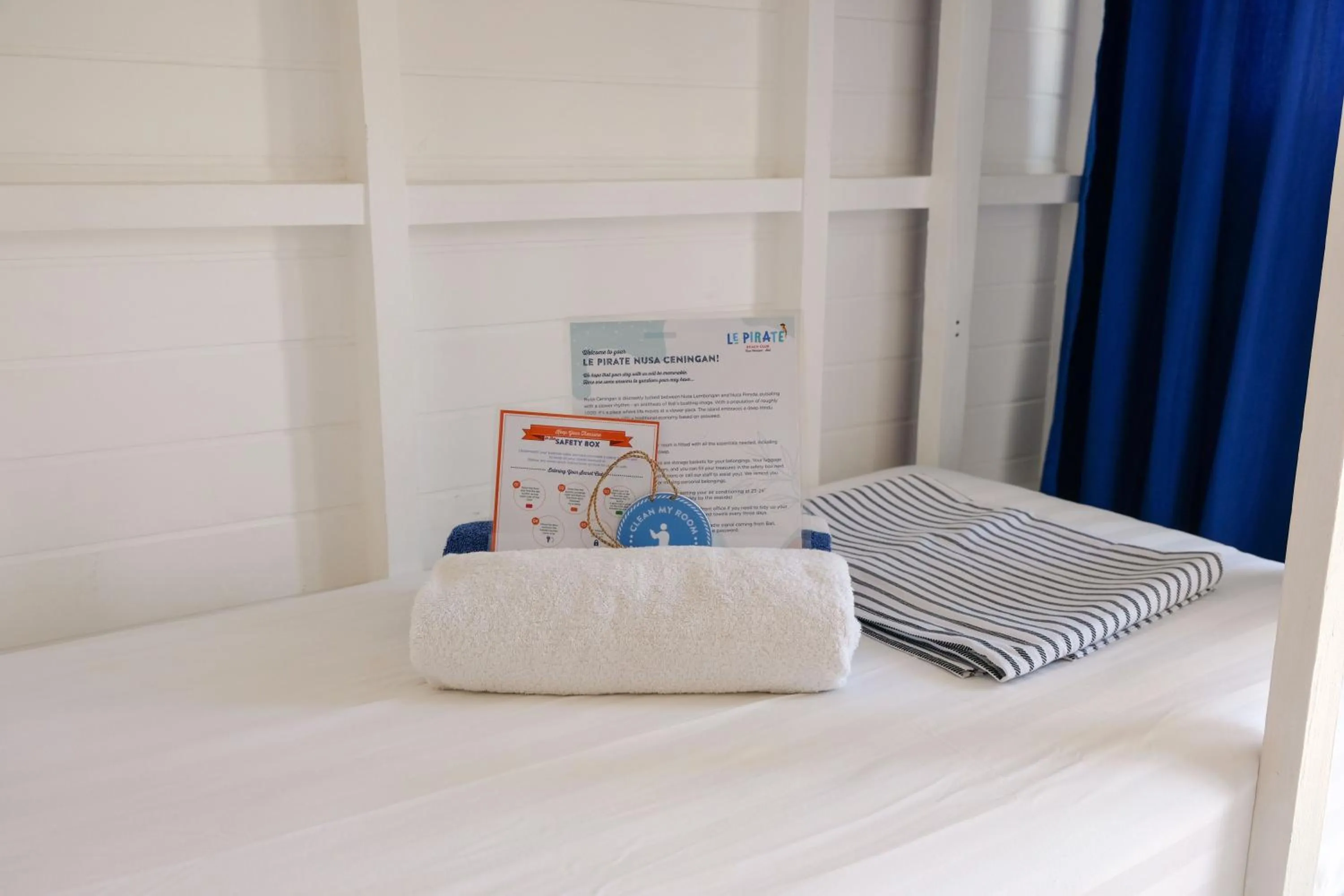 Bed in Le Pirate Beach Club Nusa Ceningan - Adults Only