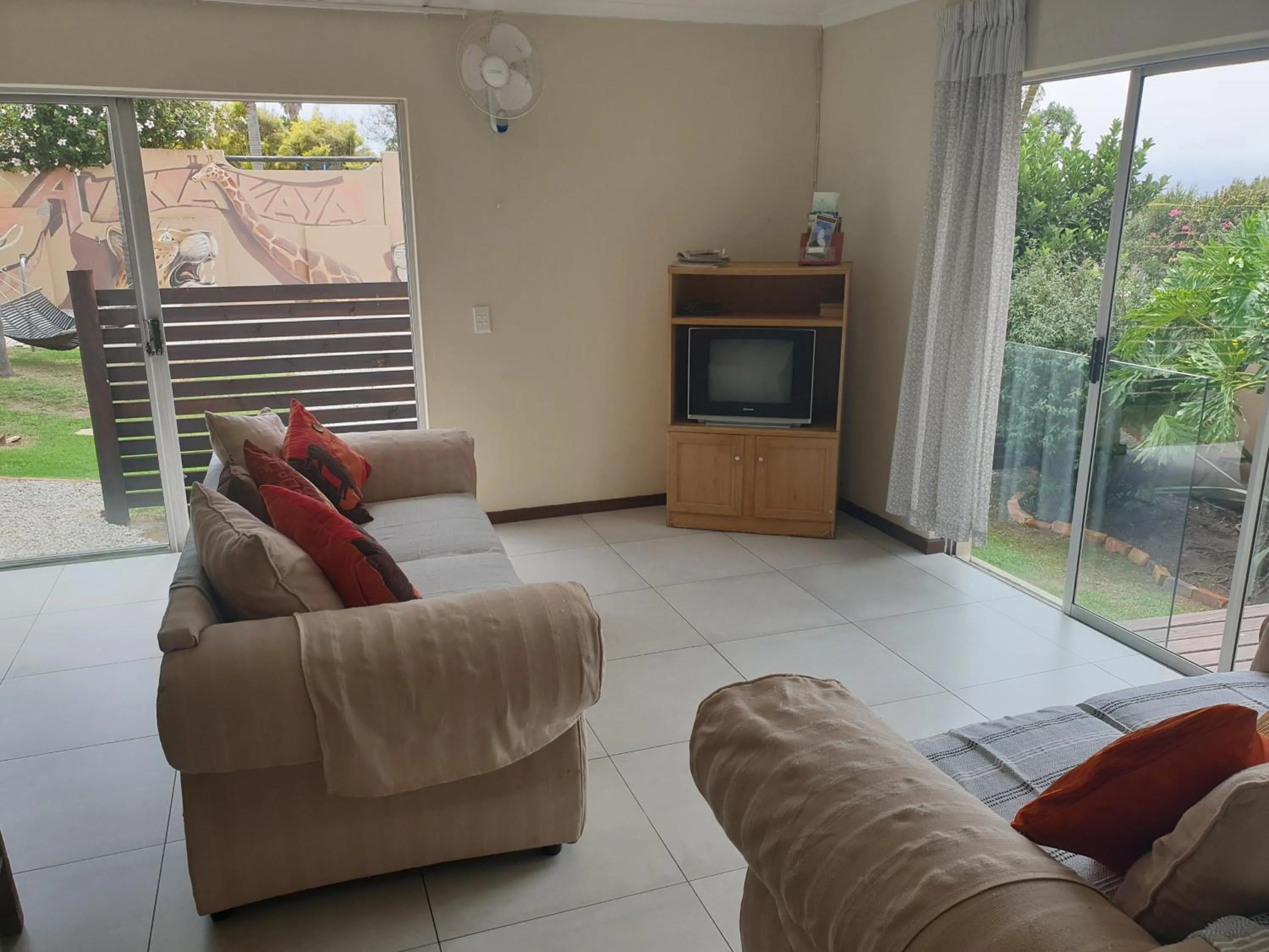 Lounge or bar in Amakaya Backpackers Travellers Accommodation