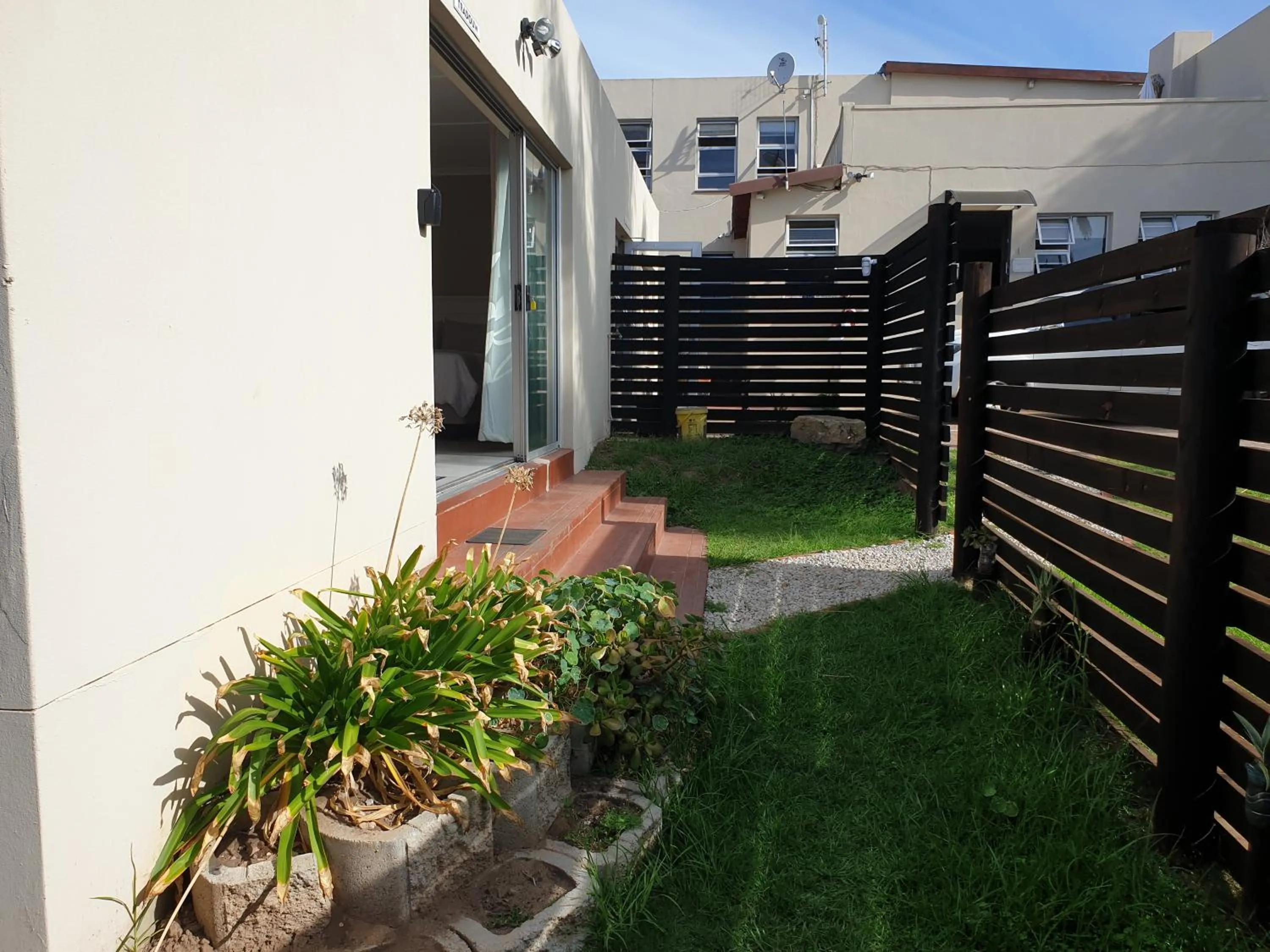 Garden in Amakaya Backpackers Travellers Accommodation