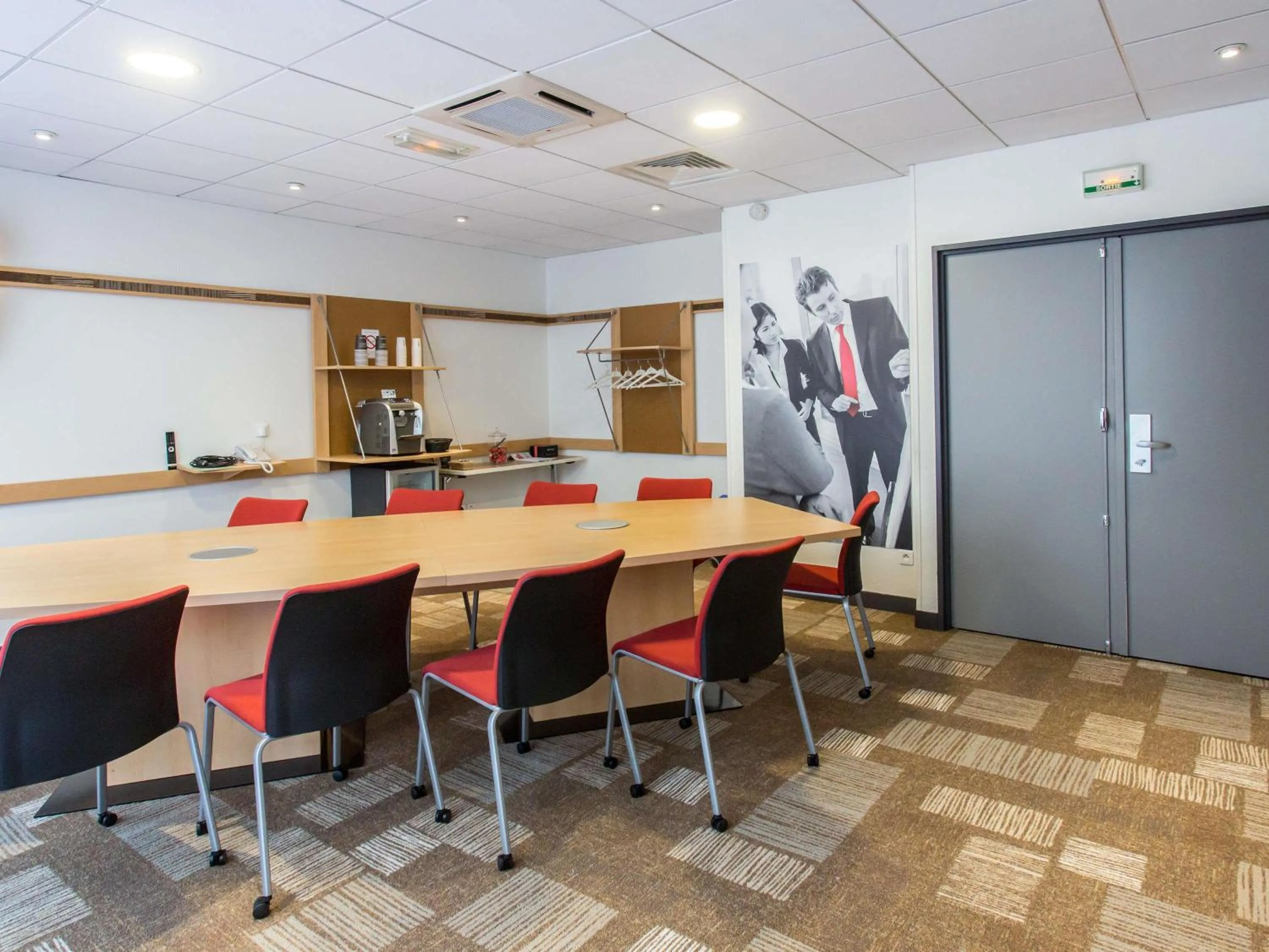 Meeting/conference room in Ibis Bourges Centre, Hôtel Restaurant