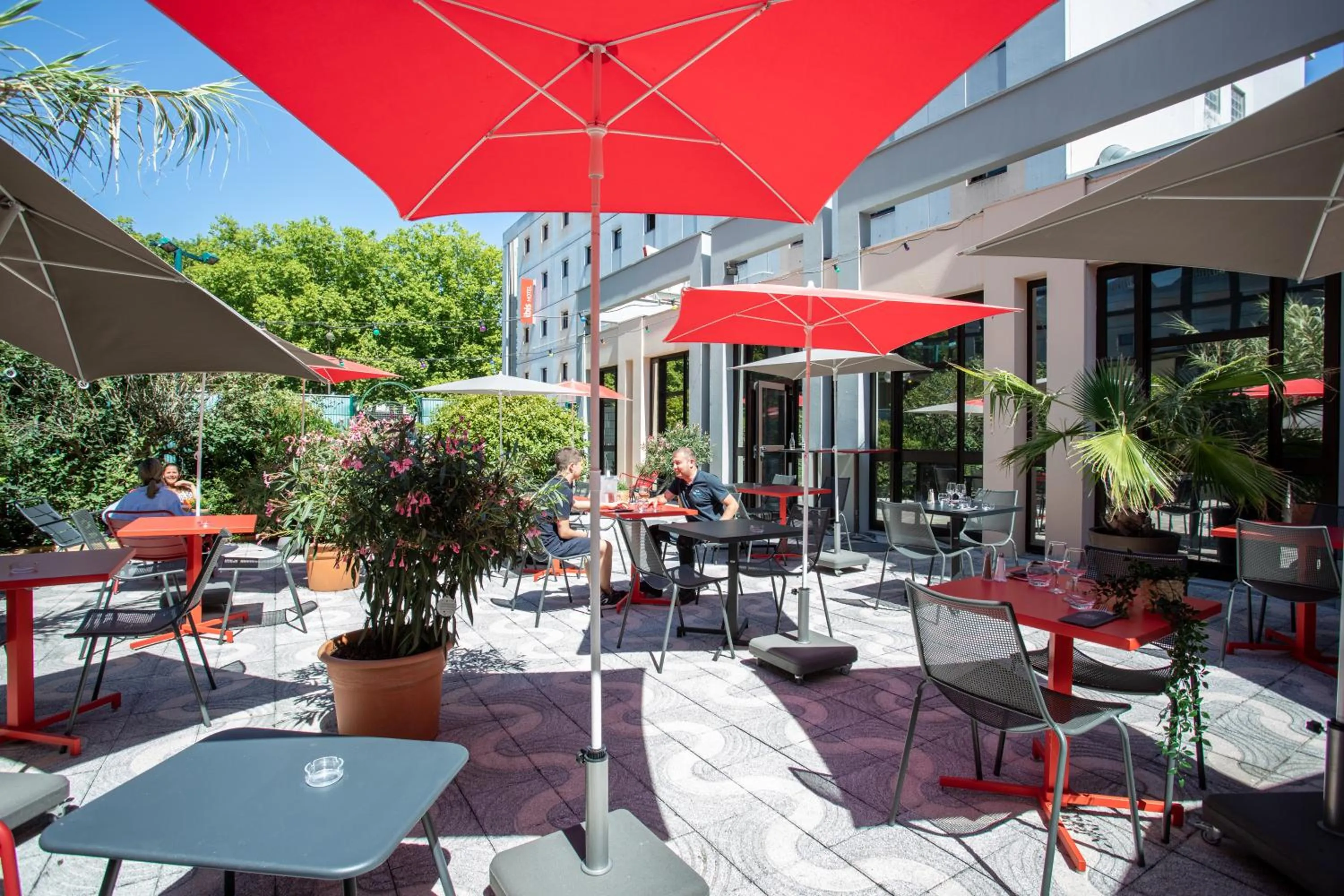 Restaurant/places to eat in Ibis Bourges Centre, Hôtel Restaurant