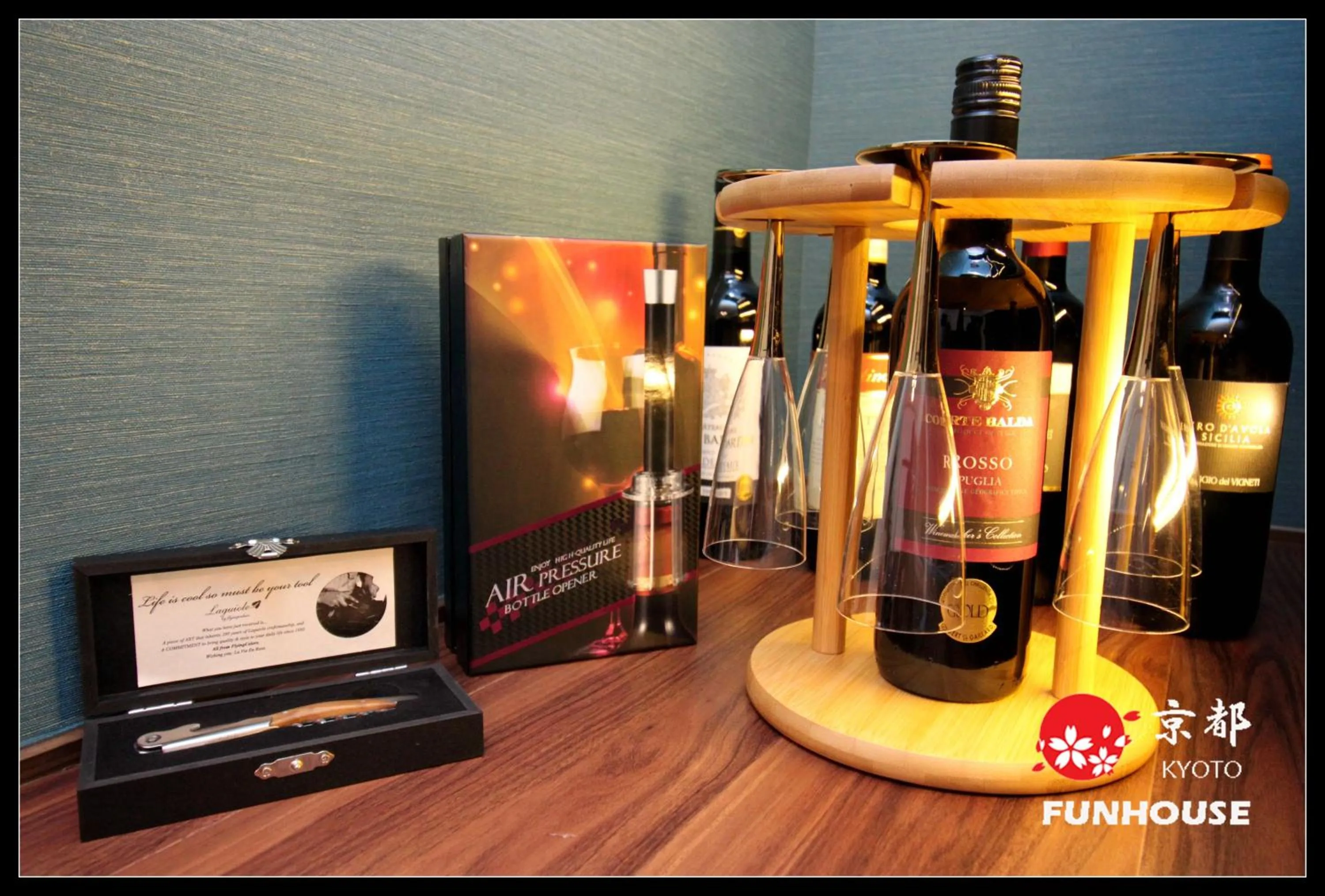 Alcoholic drinks in Funhouse Kaori