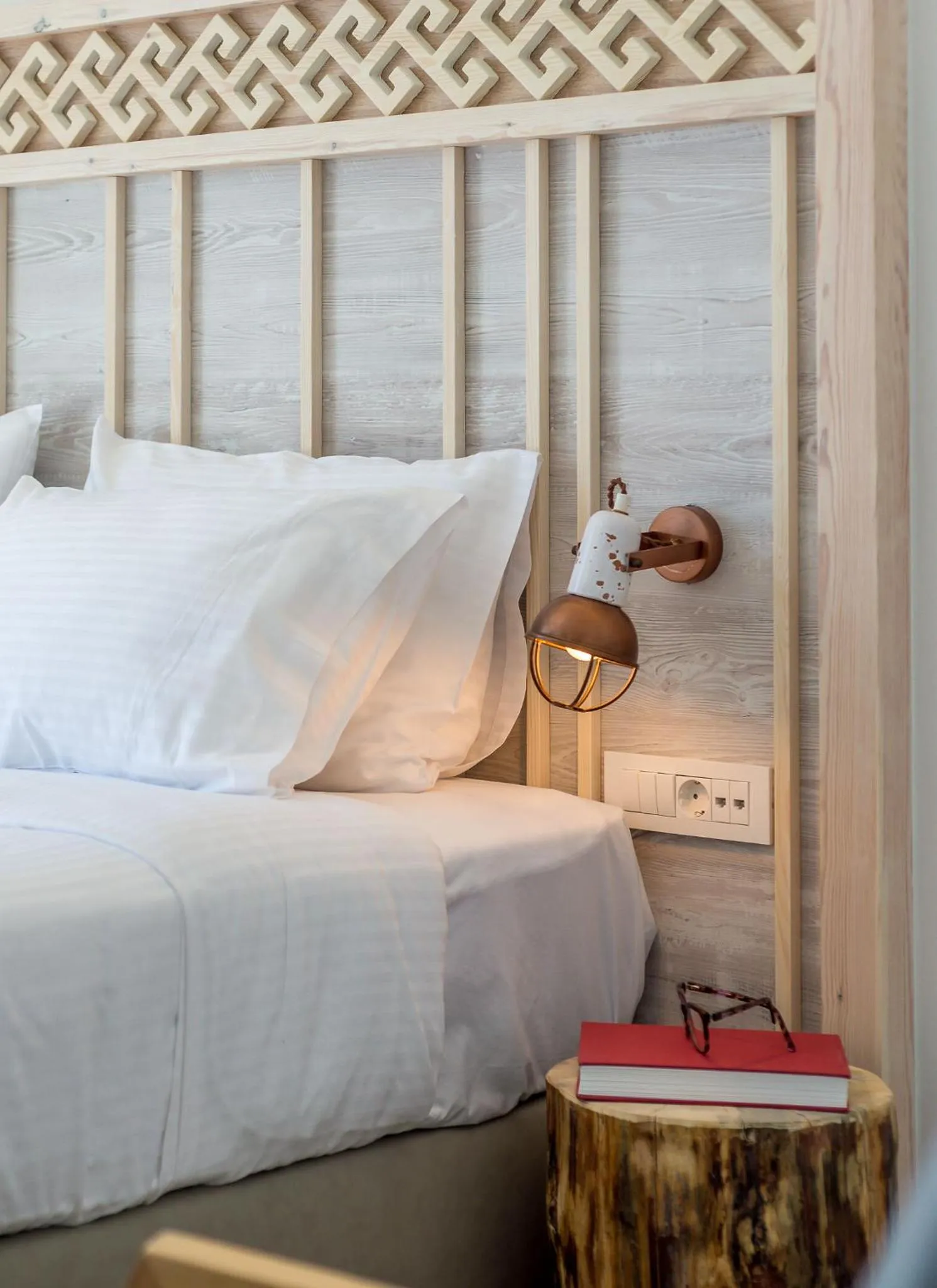 Bed in Livikon by the Sea