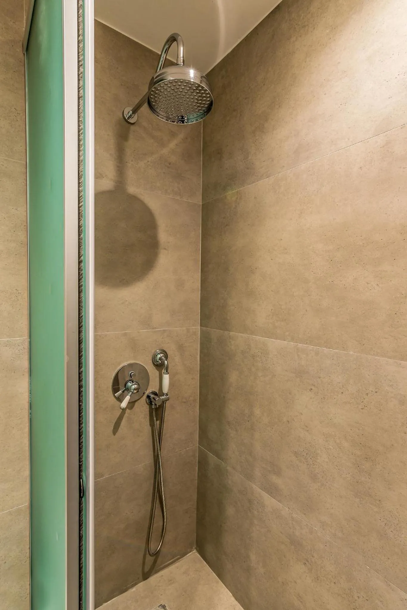 Shower in Livikon by the Sea