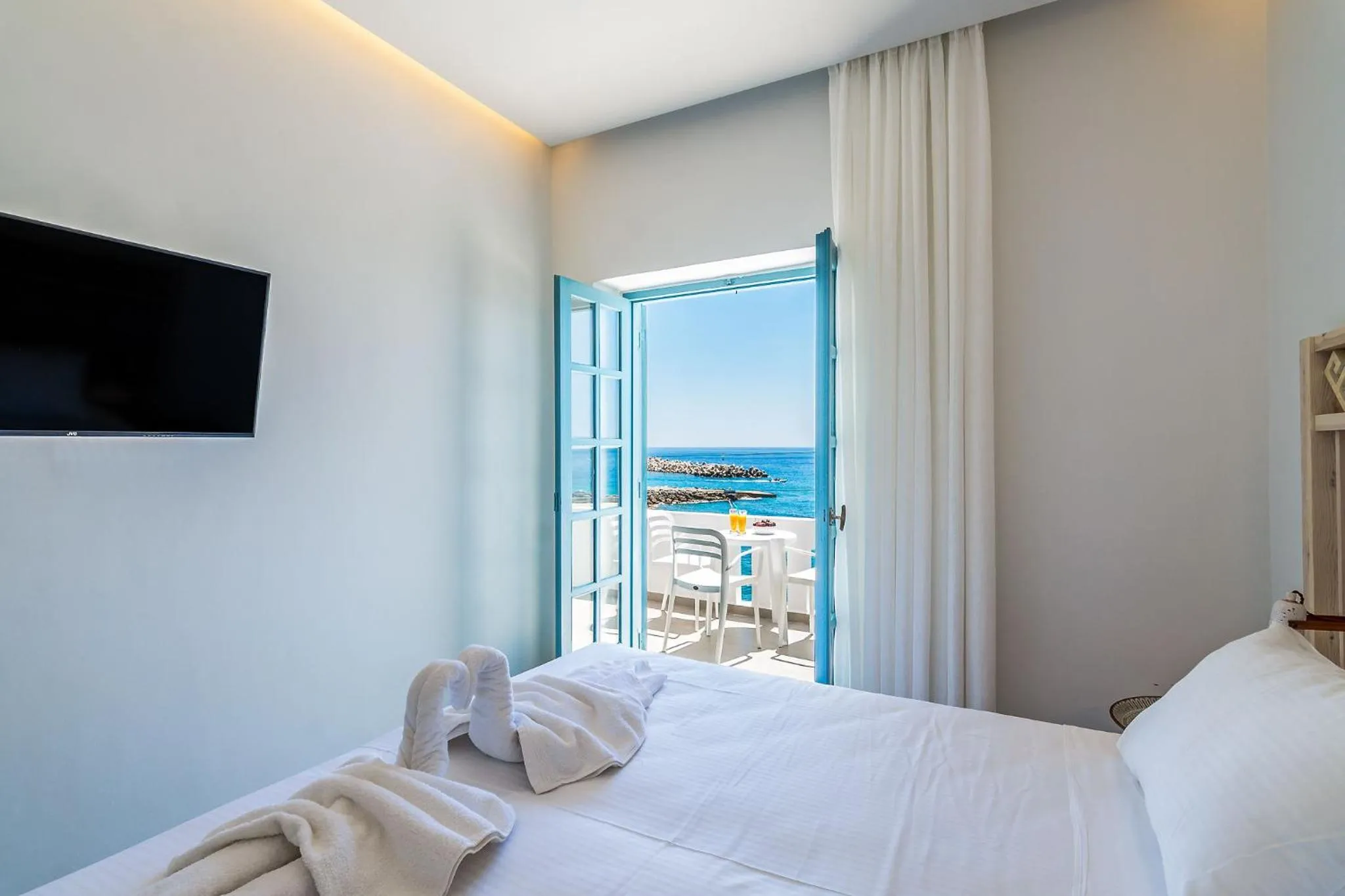 Bed in Livikon by the Sea