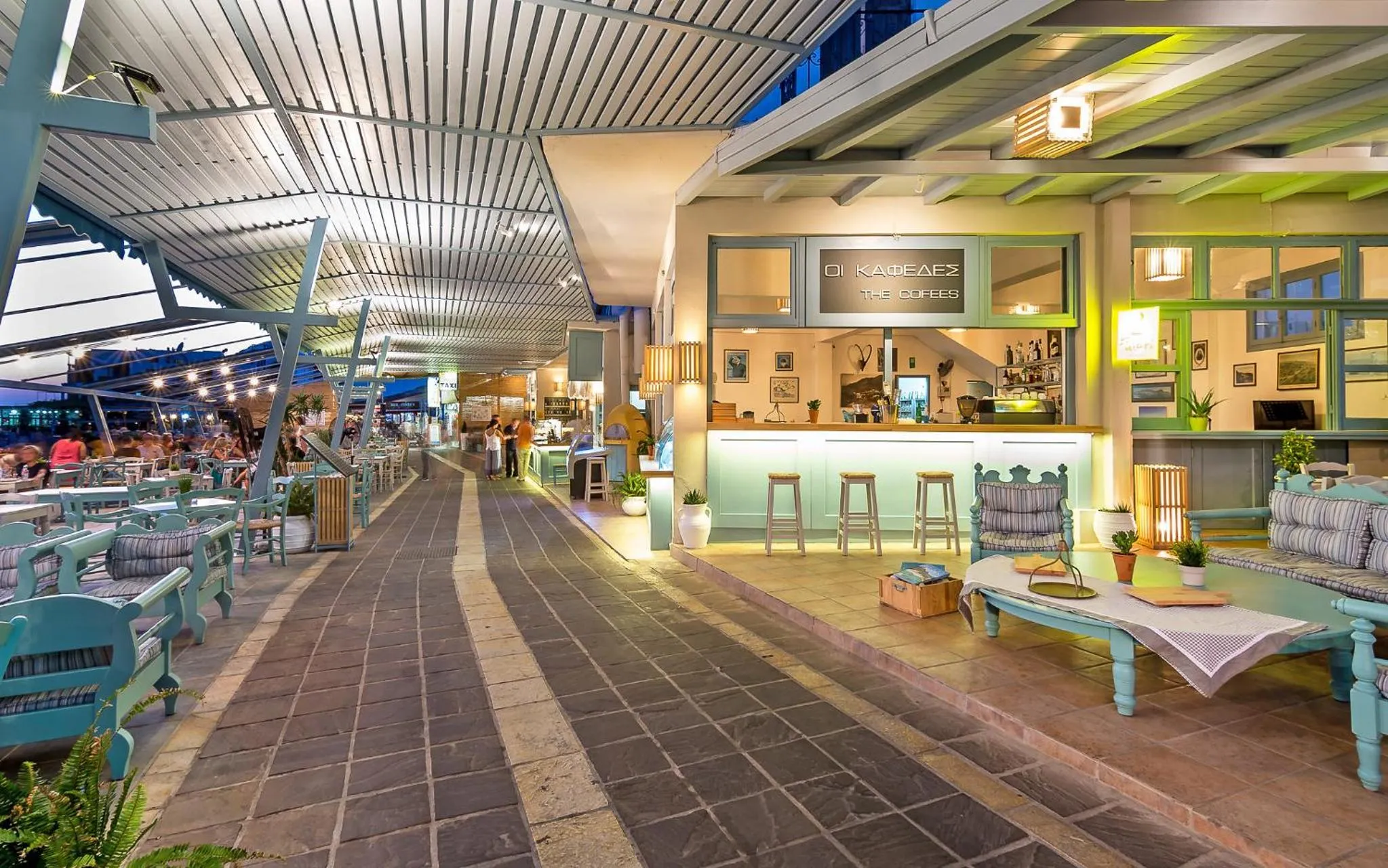 Restaurant/places to eat in Livikon by the Sea