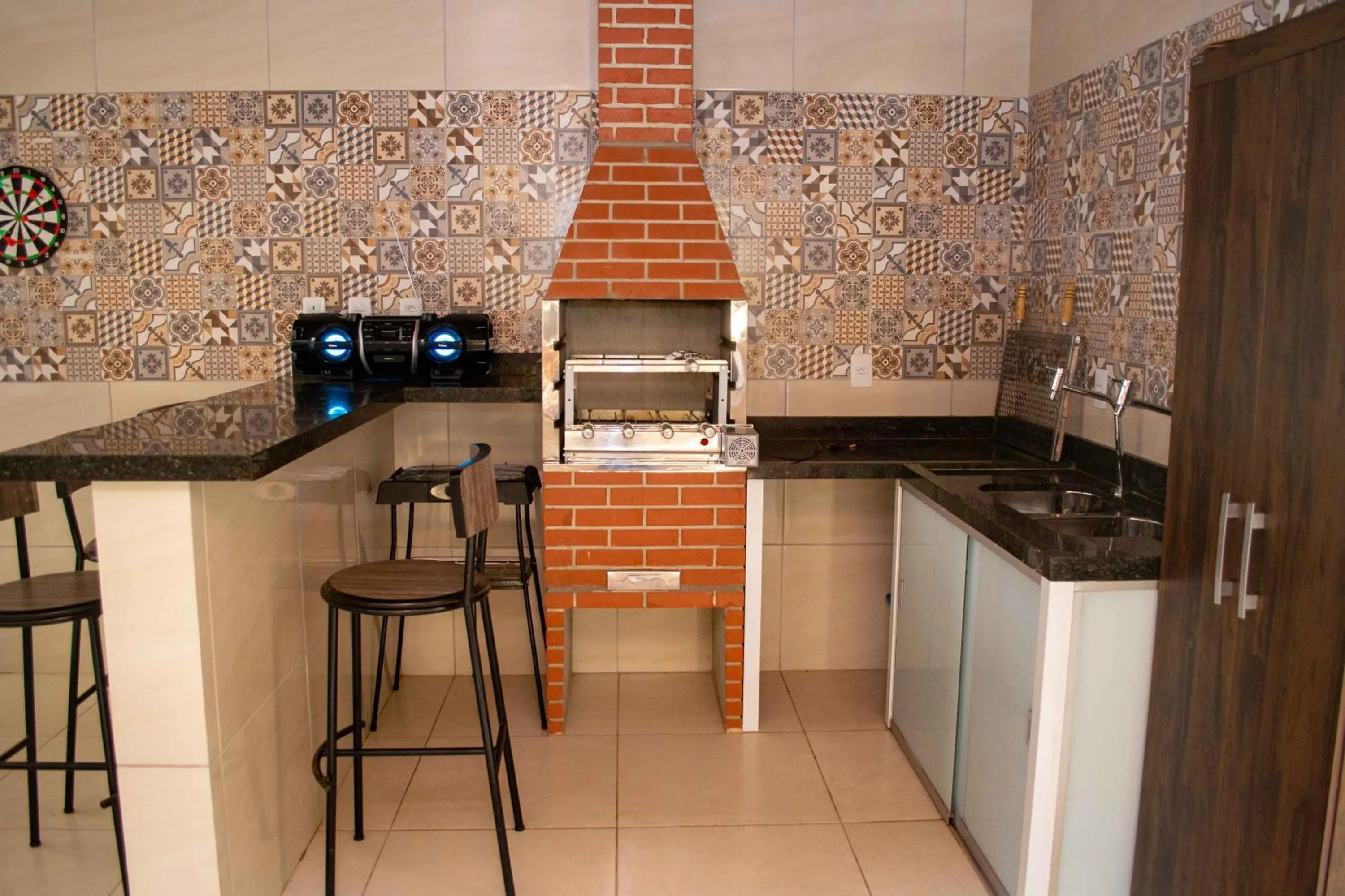 Casa com 2 Quartos e Varanda Gourmet