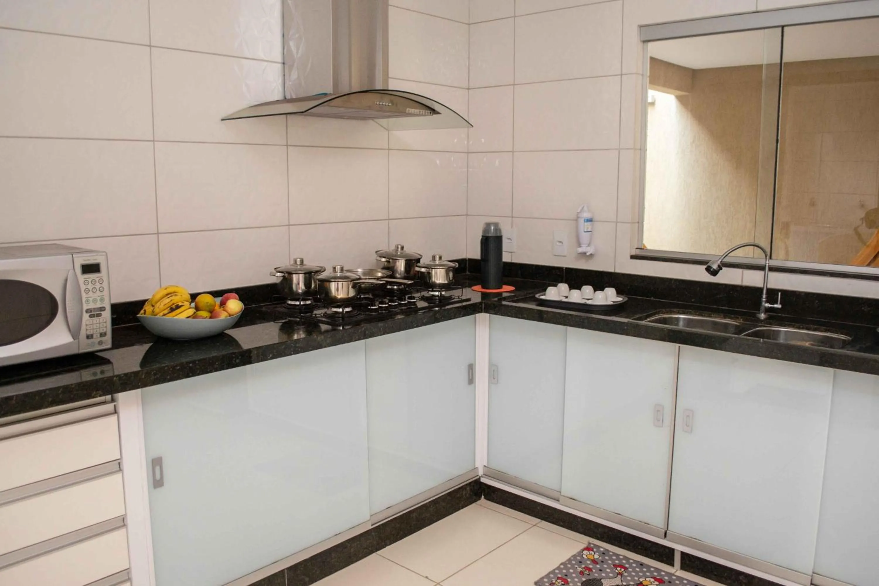 Casa com 2 Quartos e Varanda Gourmet