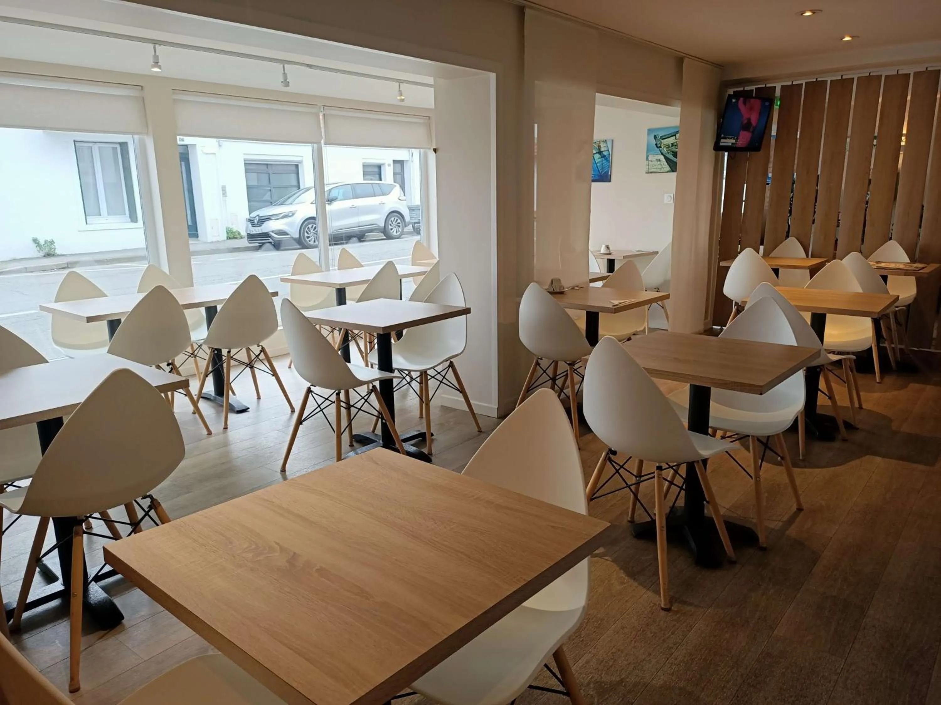 Breakfast in Brit Hotel Les Alizes