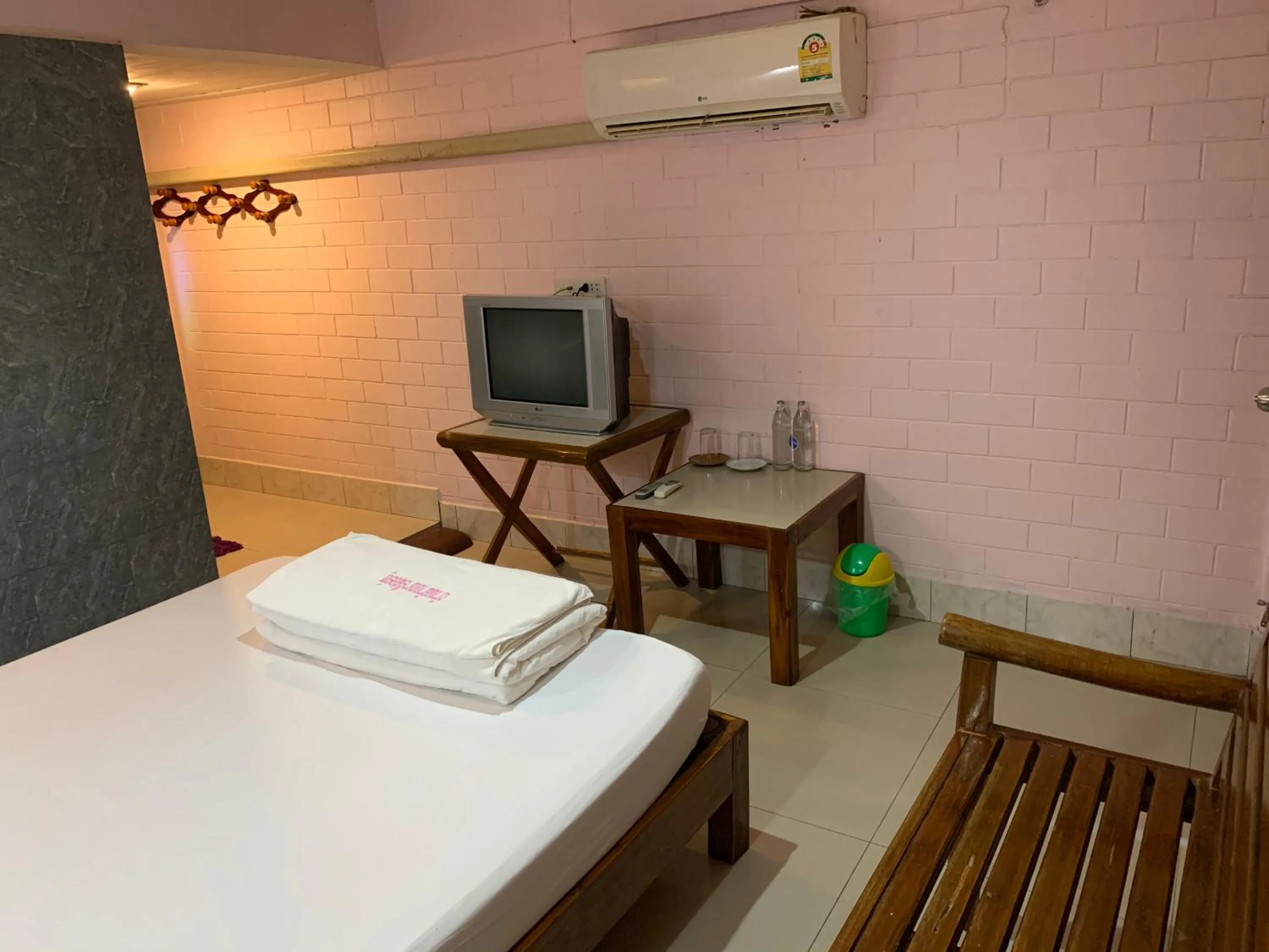 TV and multimedia, Bed in Baan Lanna Resort