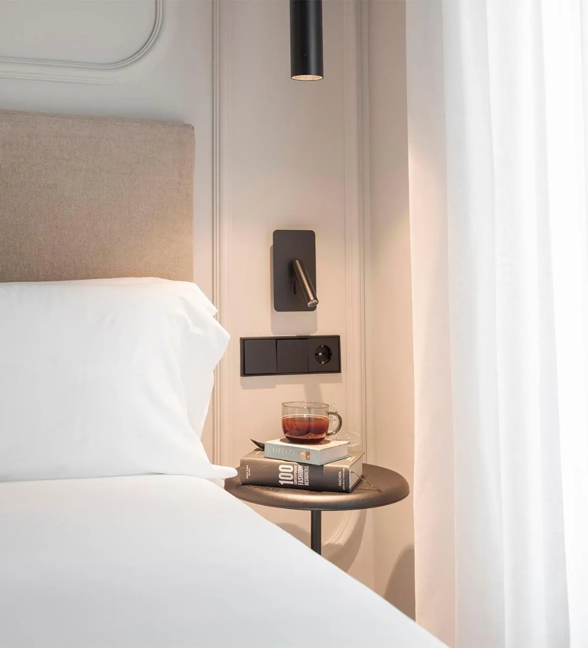 Balcony/Terrace, Bed in Room Mate Oliveira - City Centre, Valencia