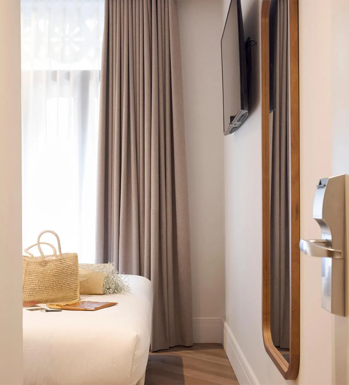 Photo of the whole room, Bed in Room Mate Oliveira - City Centre, Valencia