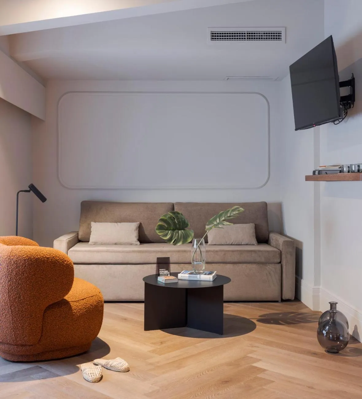 Living room in Room Mate Oliveira - City Centre, Valencia