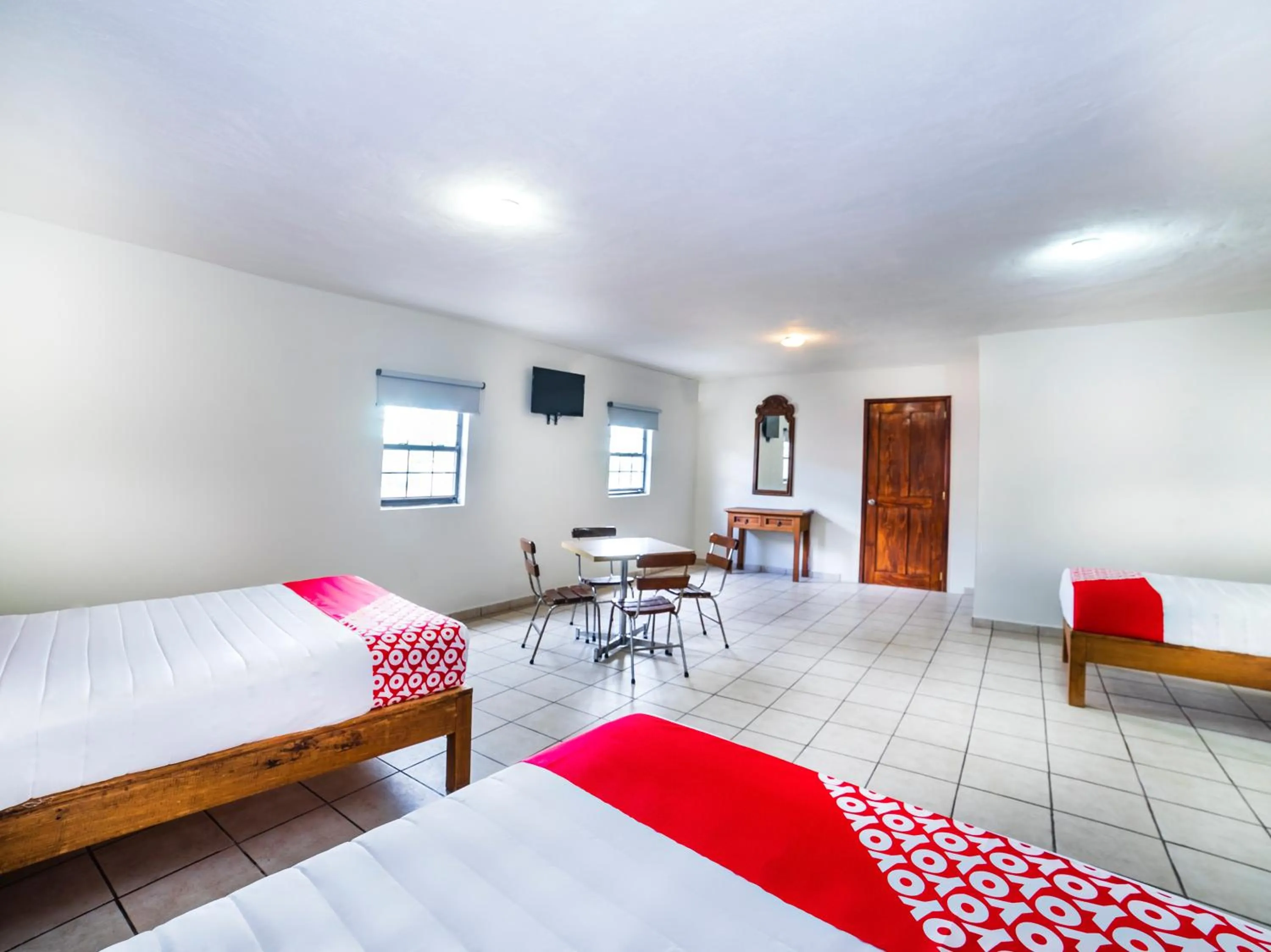 Photo of the whole room, Bed in Casa Banqueta Alta