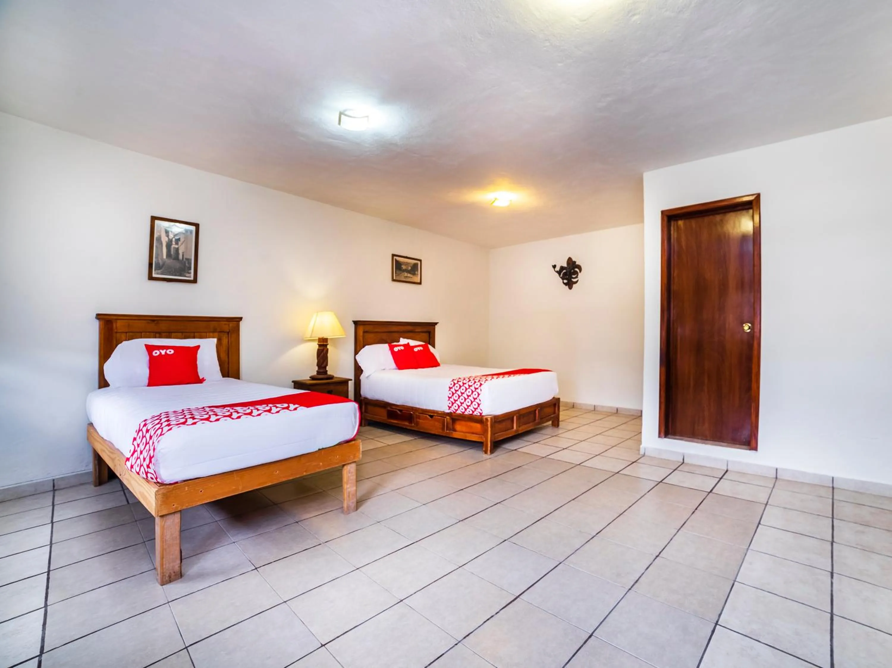 Photo of the whole room, Bed in Casa Banqueta Alta