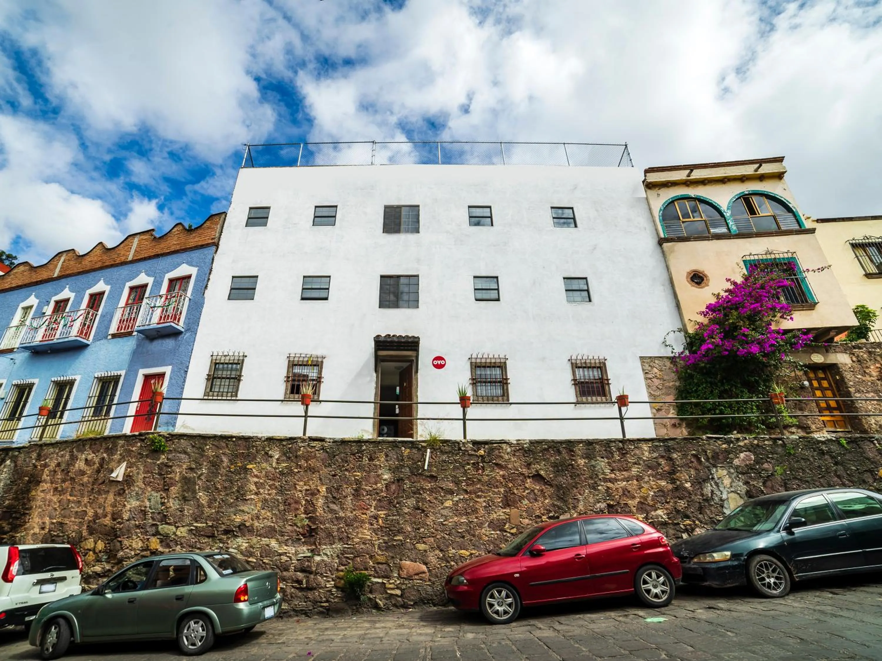 Property building in Casa Banqueta Alta