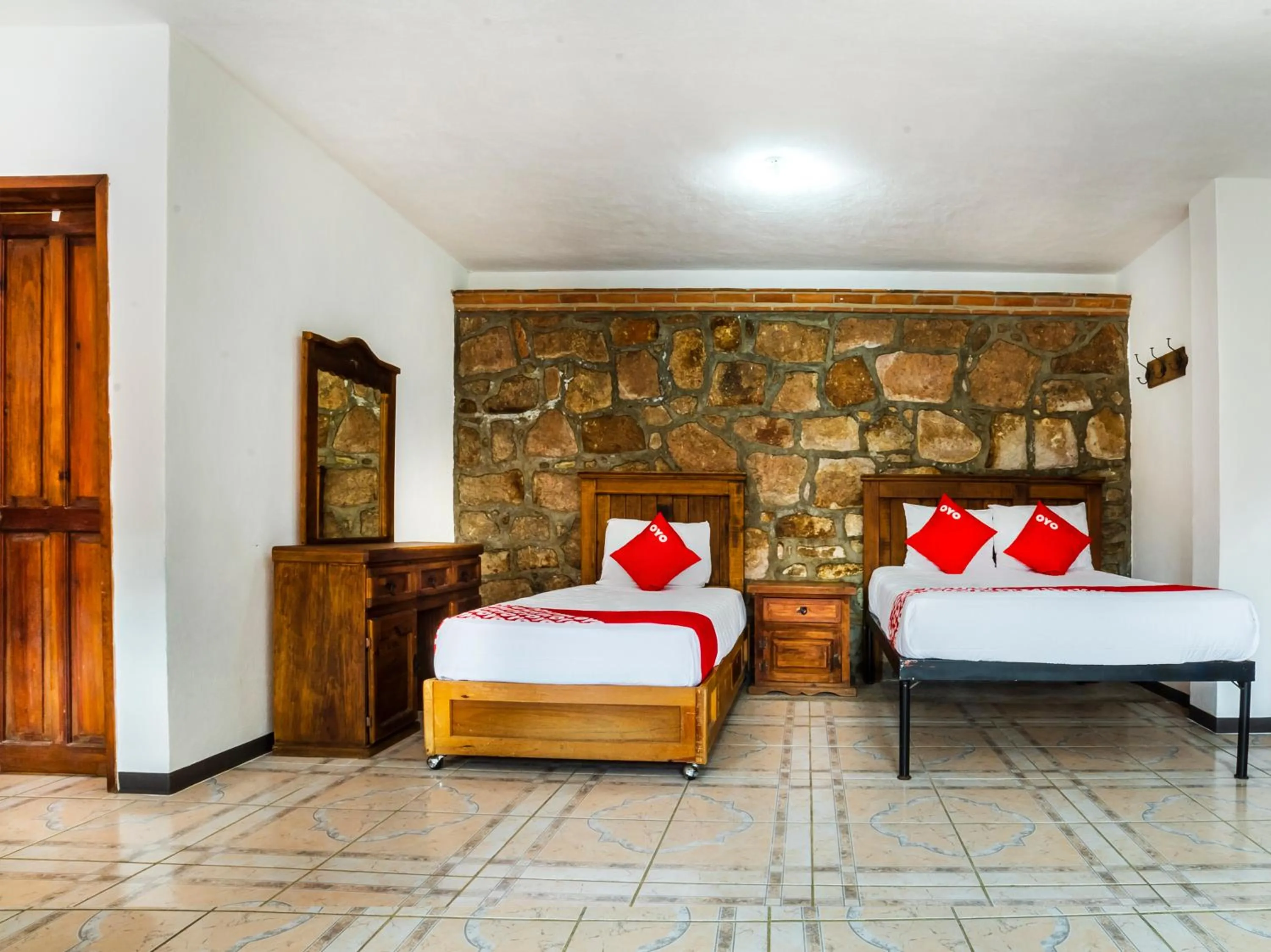 Photo of the whole room, Bed in Casa Banqueta Alta