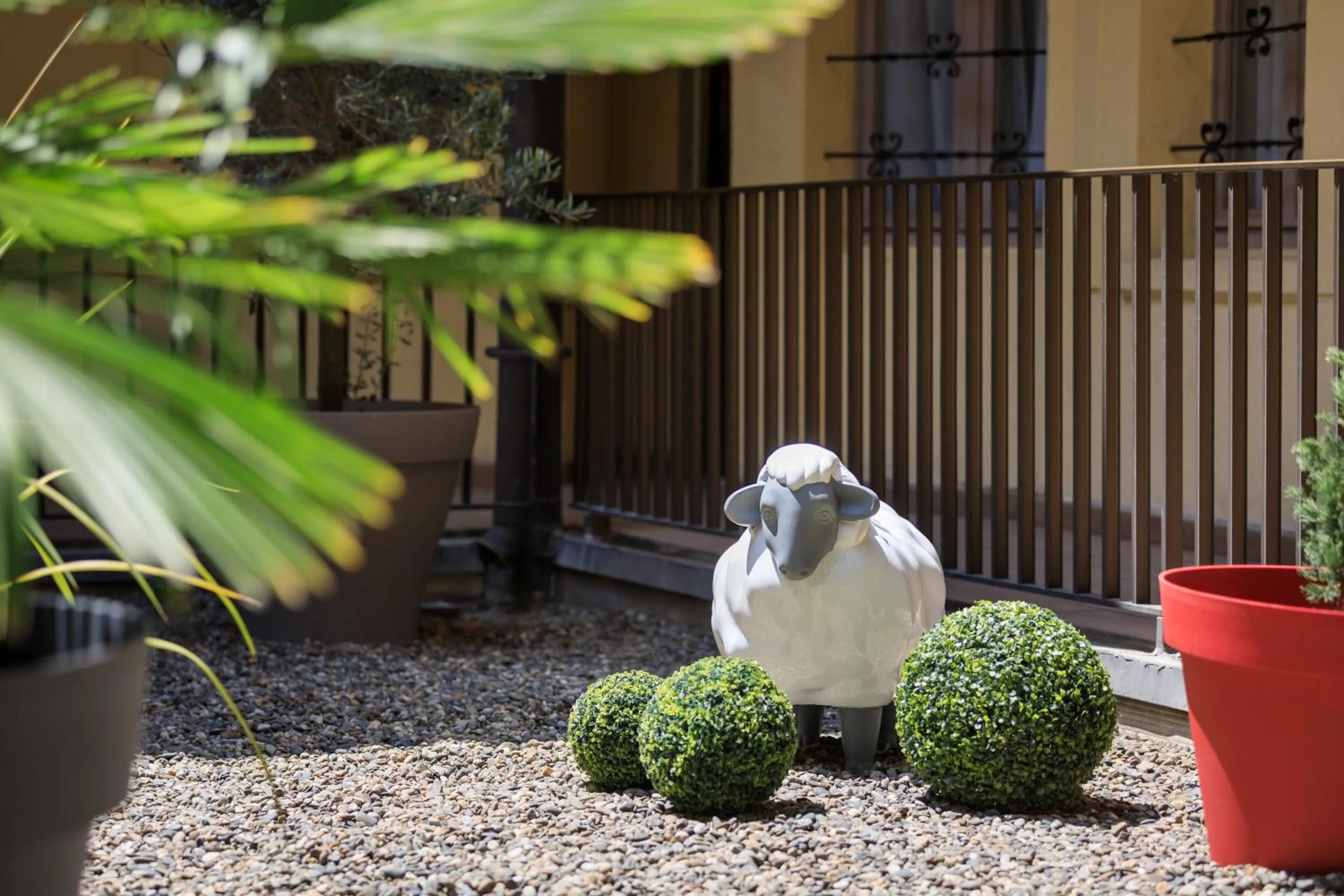 Patio, Other Animals in ibis Styles Toulouse Centre Gare