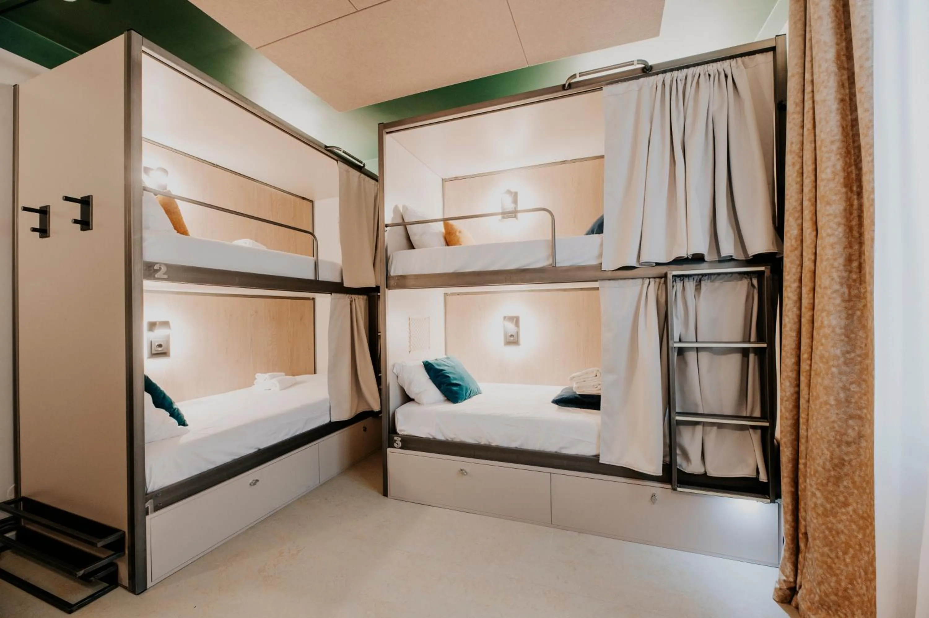 bunk bed, Bed in Matabi Hotel Toulouse Gare by HappyCulture