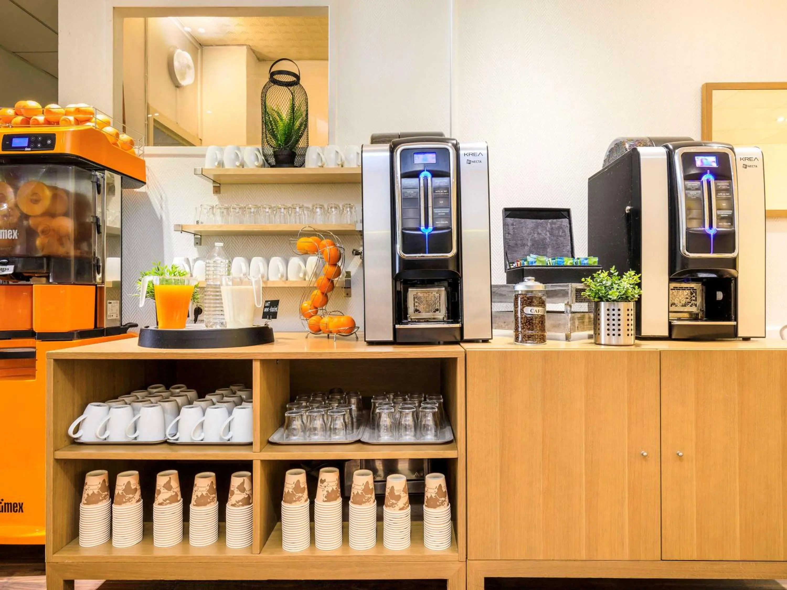 Restaurant/places to eat in ibis Styles Toulouse Centre Gare