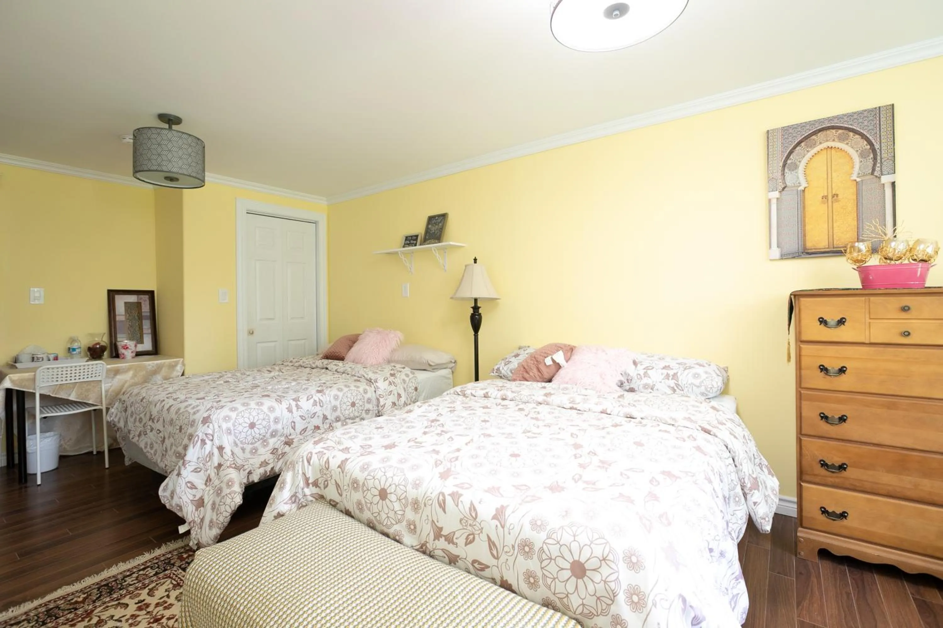 Bedroom in Lily's garden