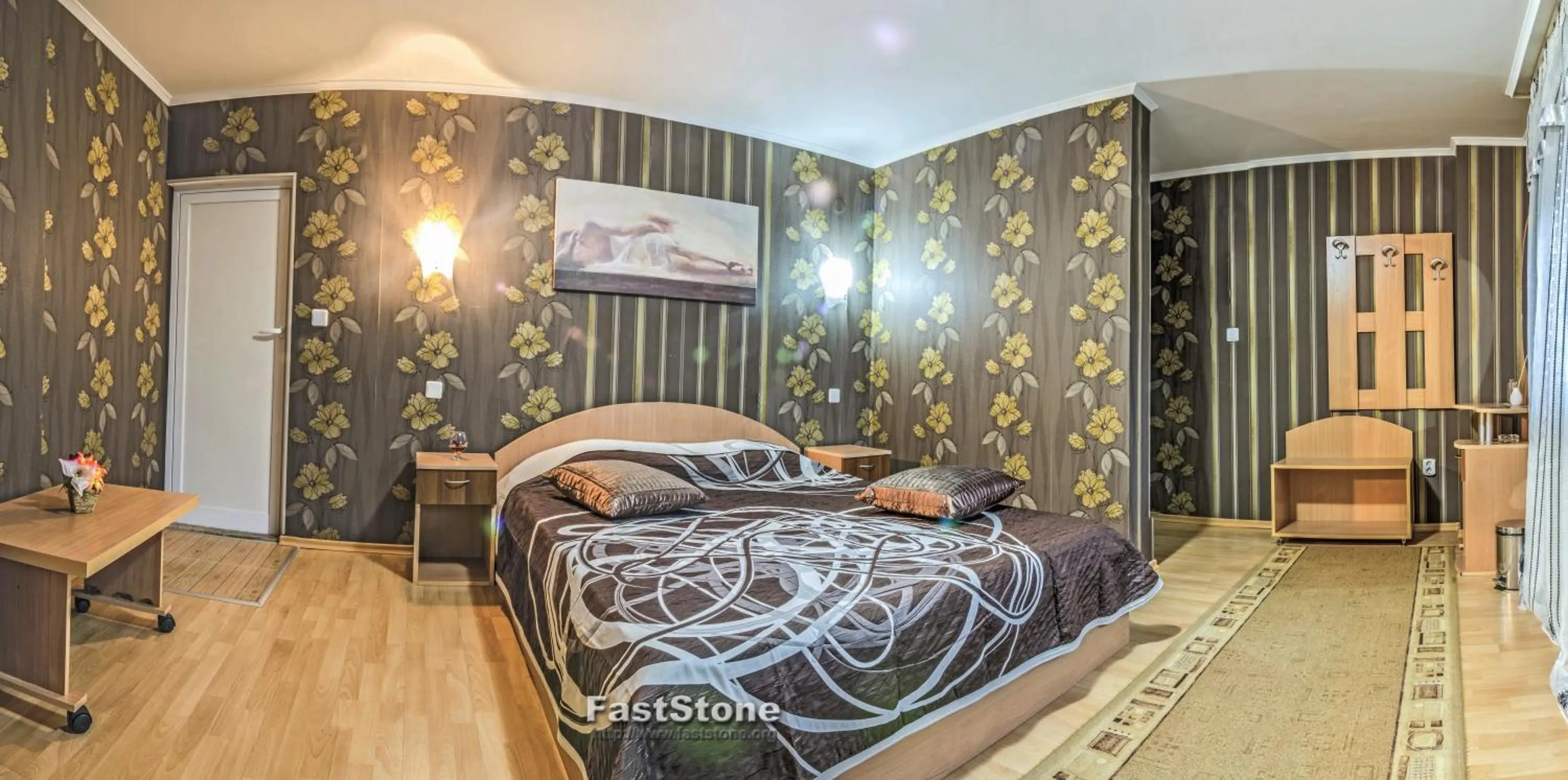 Bedroom, Bed in Discret Hotel & Restaurant