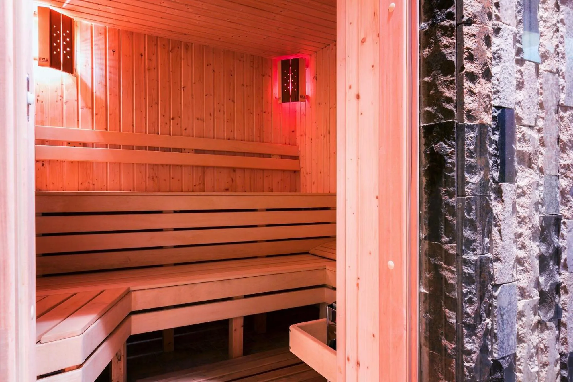Sauna in Discret Hotel & Restaurant