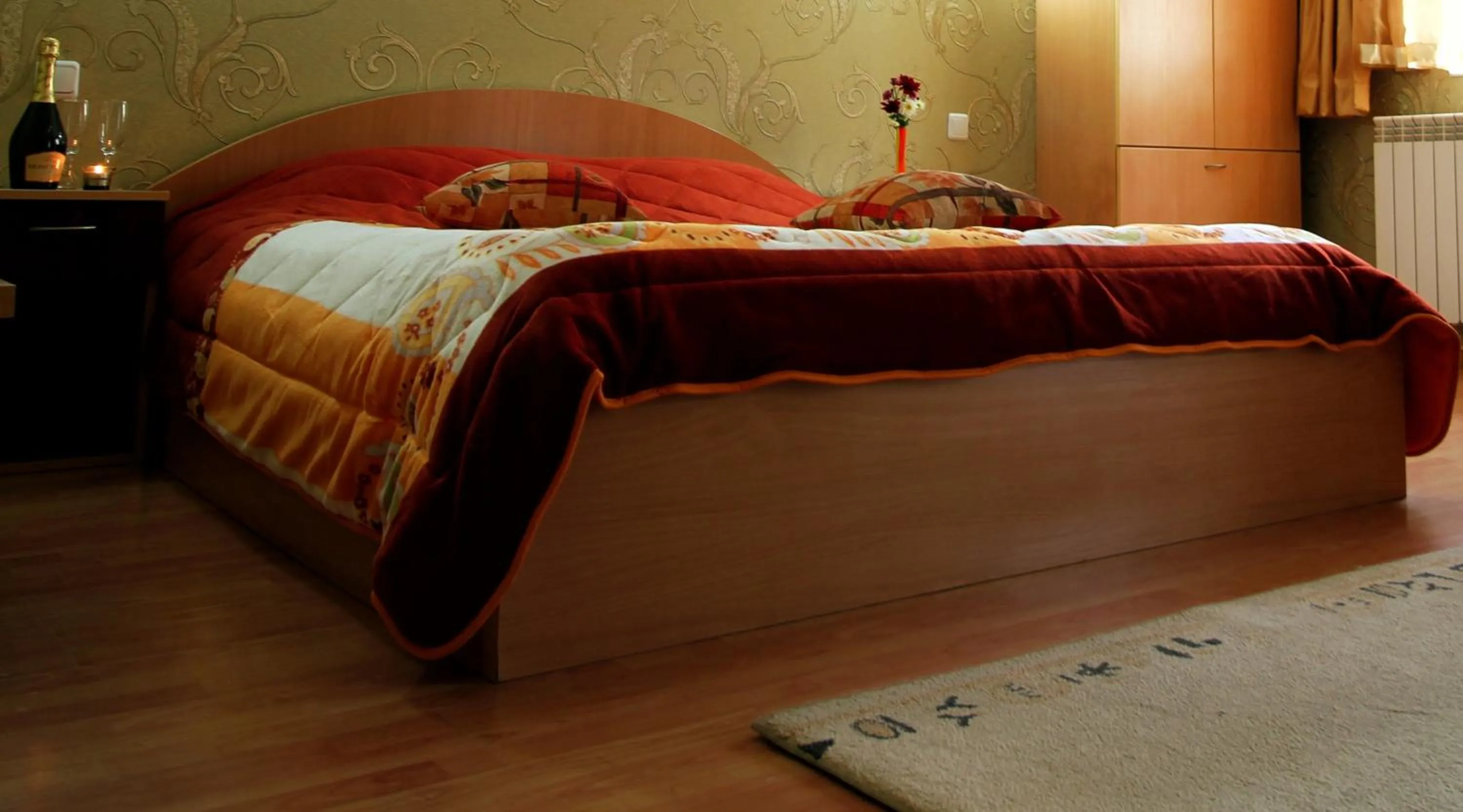 Bed in Discret Hotel & Restaurant