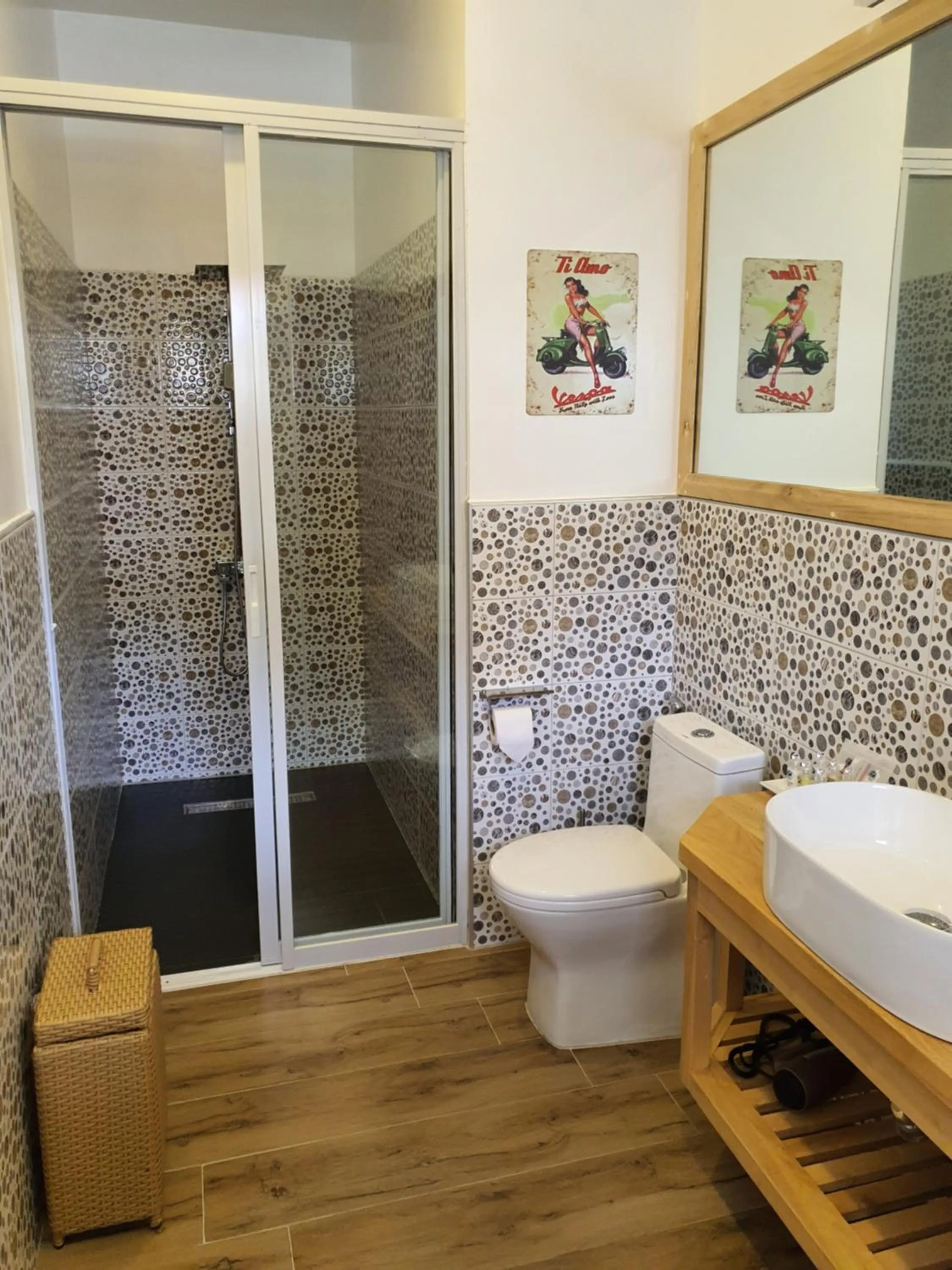 Shower in Blue Planet Panglao