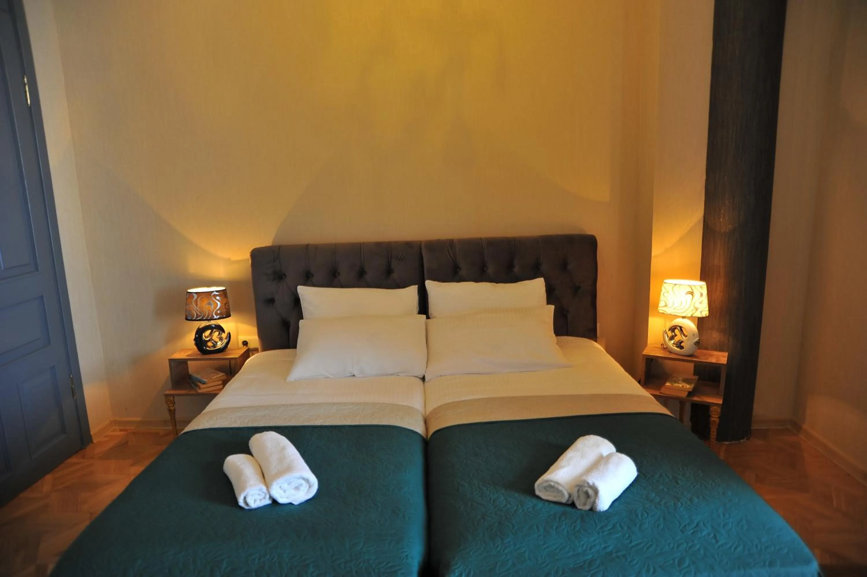 Bed in Brickwall Tbilisi-Tbilisi vibe