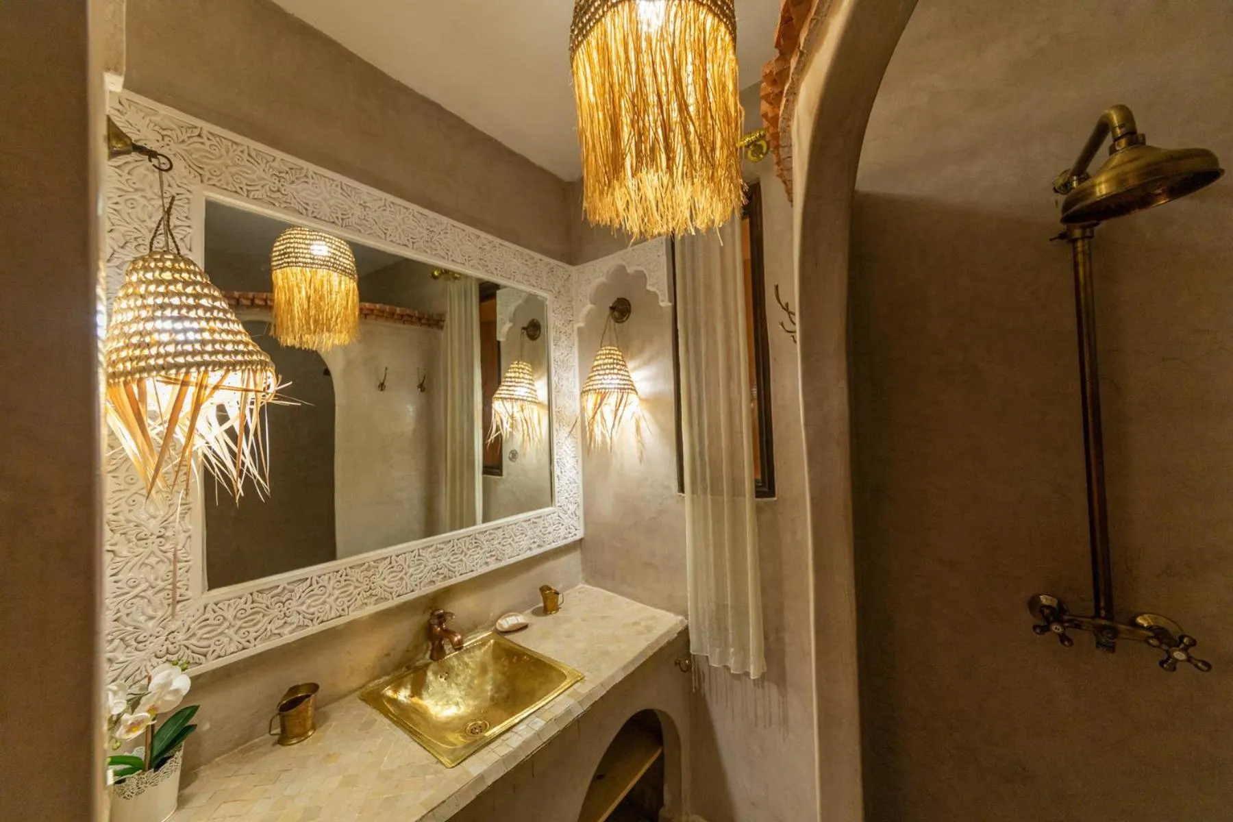 Shower in Riad 7 Saints